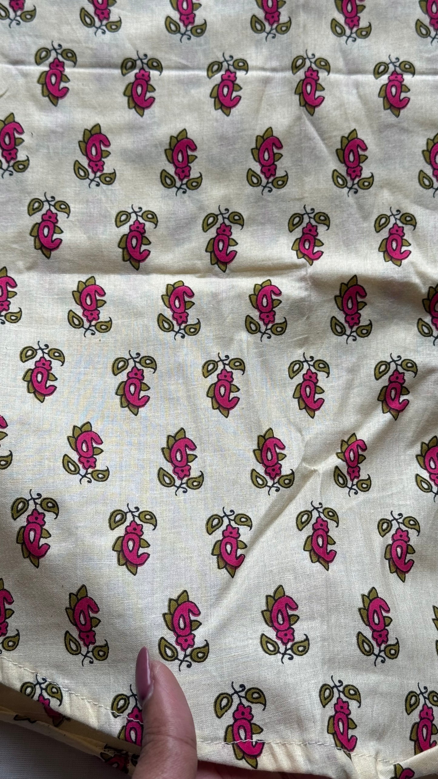 Ivory & Dark Pink Paisley Motif Block Printed Cotton Men's Full Sleeve Collared Shirt - YCMSEIE198