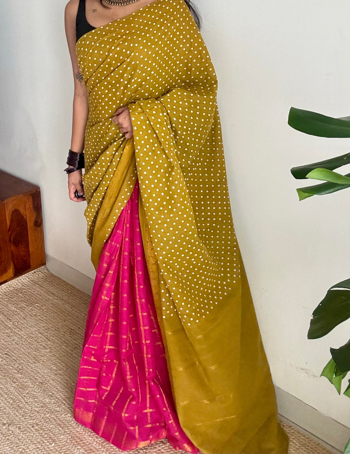 Mehendi green with hot pink, sungudi cotton half-half saree - YCCOTNIDOC19