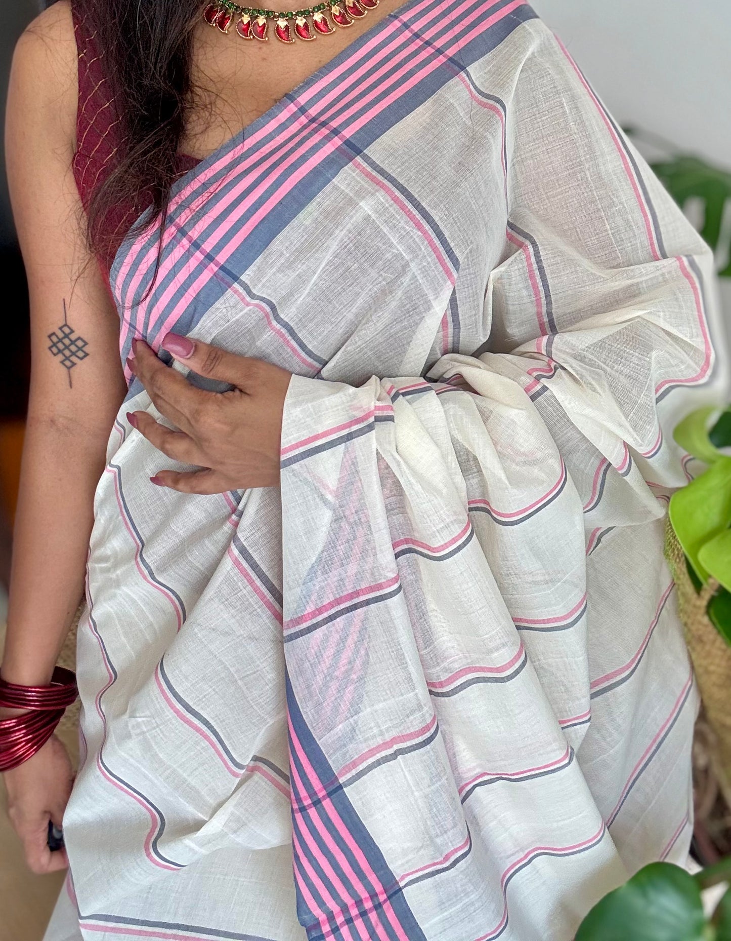 Handloom, woven in Chendamangalam Looms, ivory with grey pink border, striped soft cotton saree - Handloom ivory grey pink border