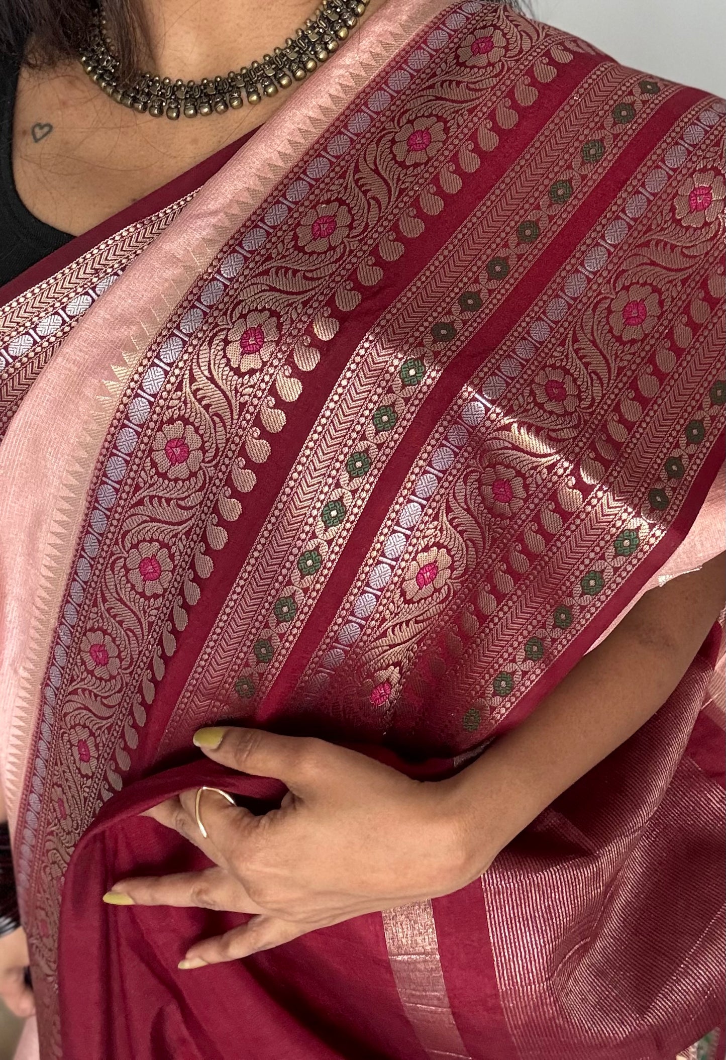 Salmon pink with maroon multicoloured vintage border, semi-silk - YCBLSSJA14