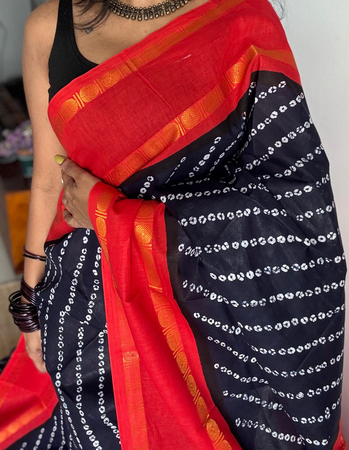 Dark navy blue with chilli red printed sungudi, madurai cotton - YCCOTNSUDE103