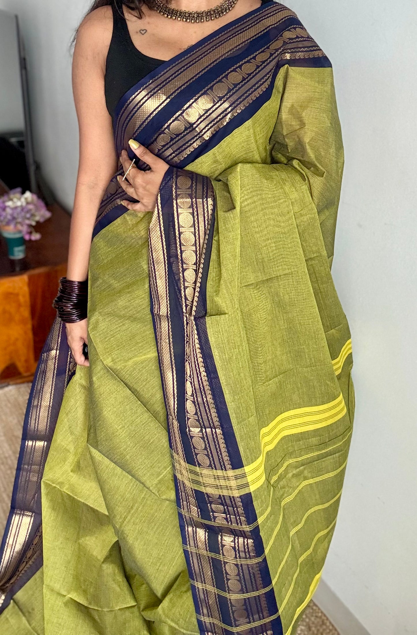 Light green with dark blue contrast border, kanchi cotton - YCCOTNKCDE85