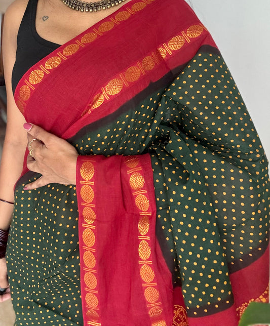 Dark green with red sungudi, kattuchayam dyed madurai cotton - YCCOTNMSAP185