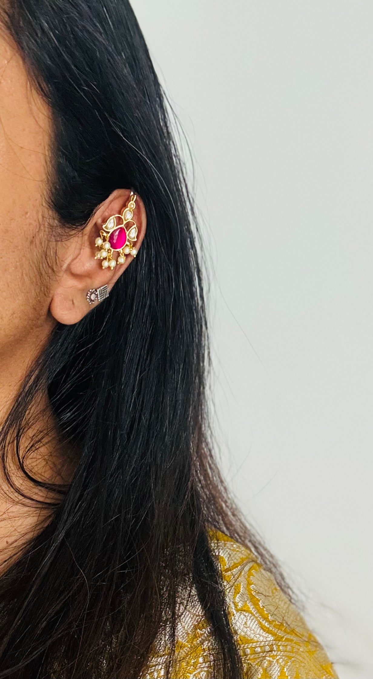 Bugadi clip-on (non pierced), ruby, white - YCGPBU683