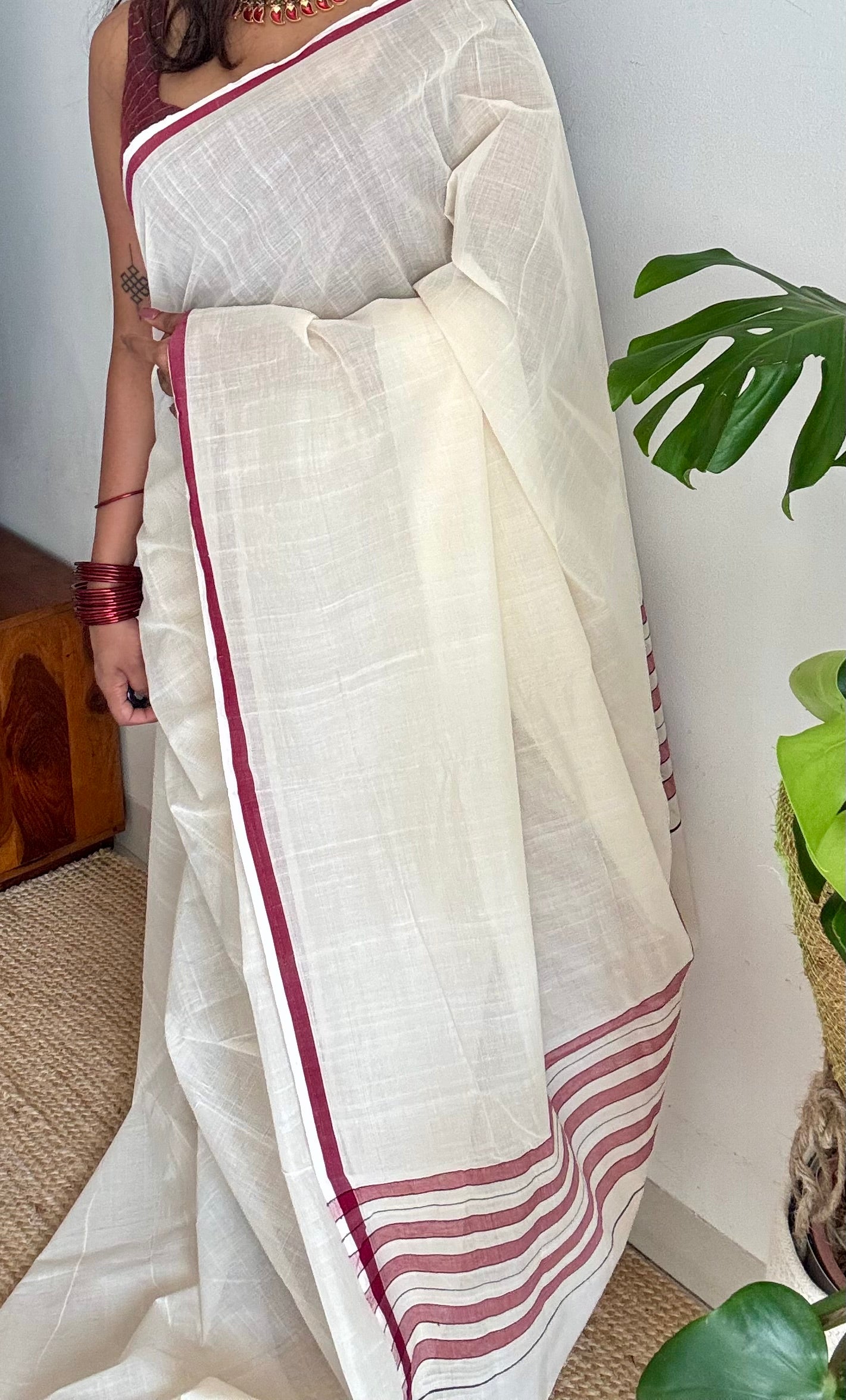 Handloom, woven in Chendamangalam Looms, ivory with maroon border, soft cotton saree - YCIEON151
