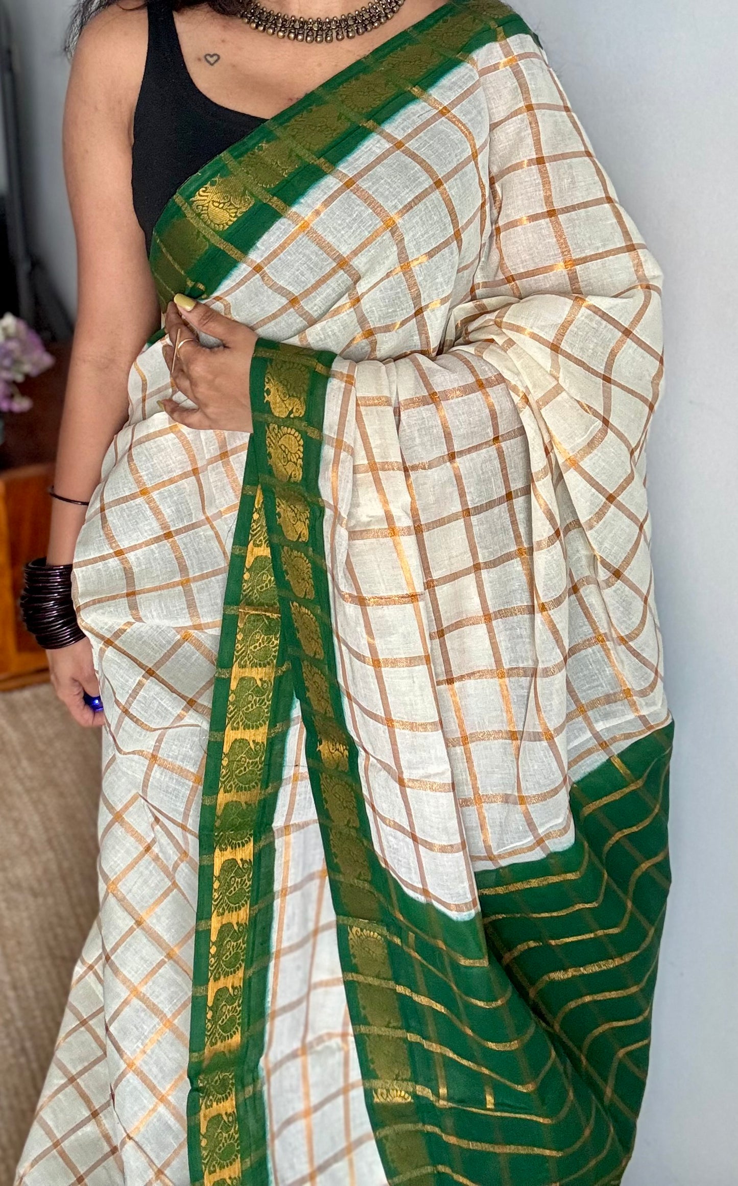 Cream with dark green pavithra kattam sungudi, madurai cotton - YCCOTNSUDE76