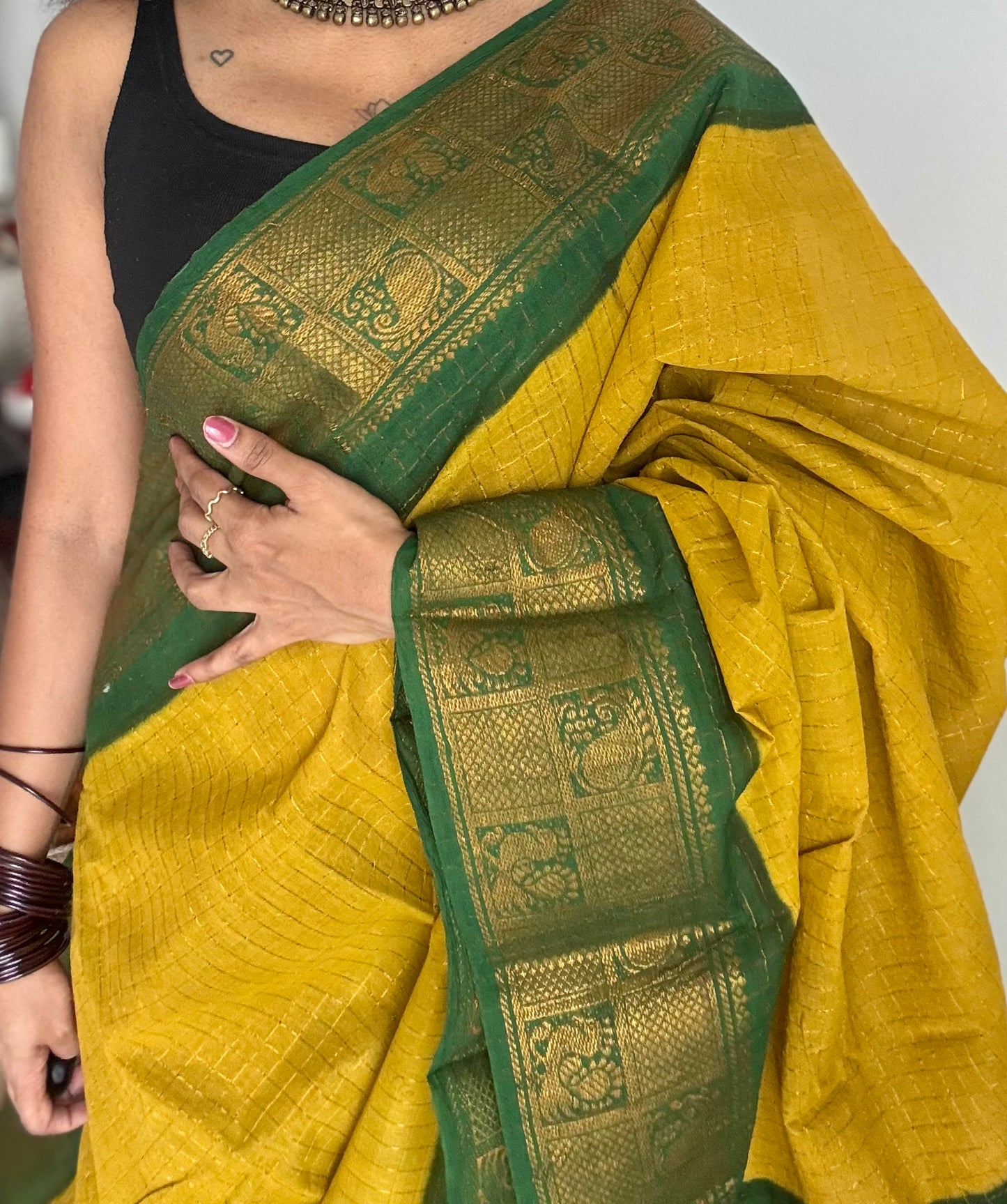 Light green with dark green contrast zari checkered sungudi, kattuchayam dyed madurai cotton - YCCOTNJU24