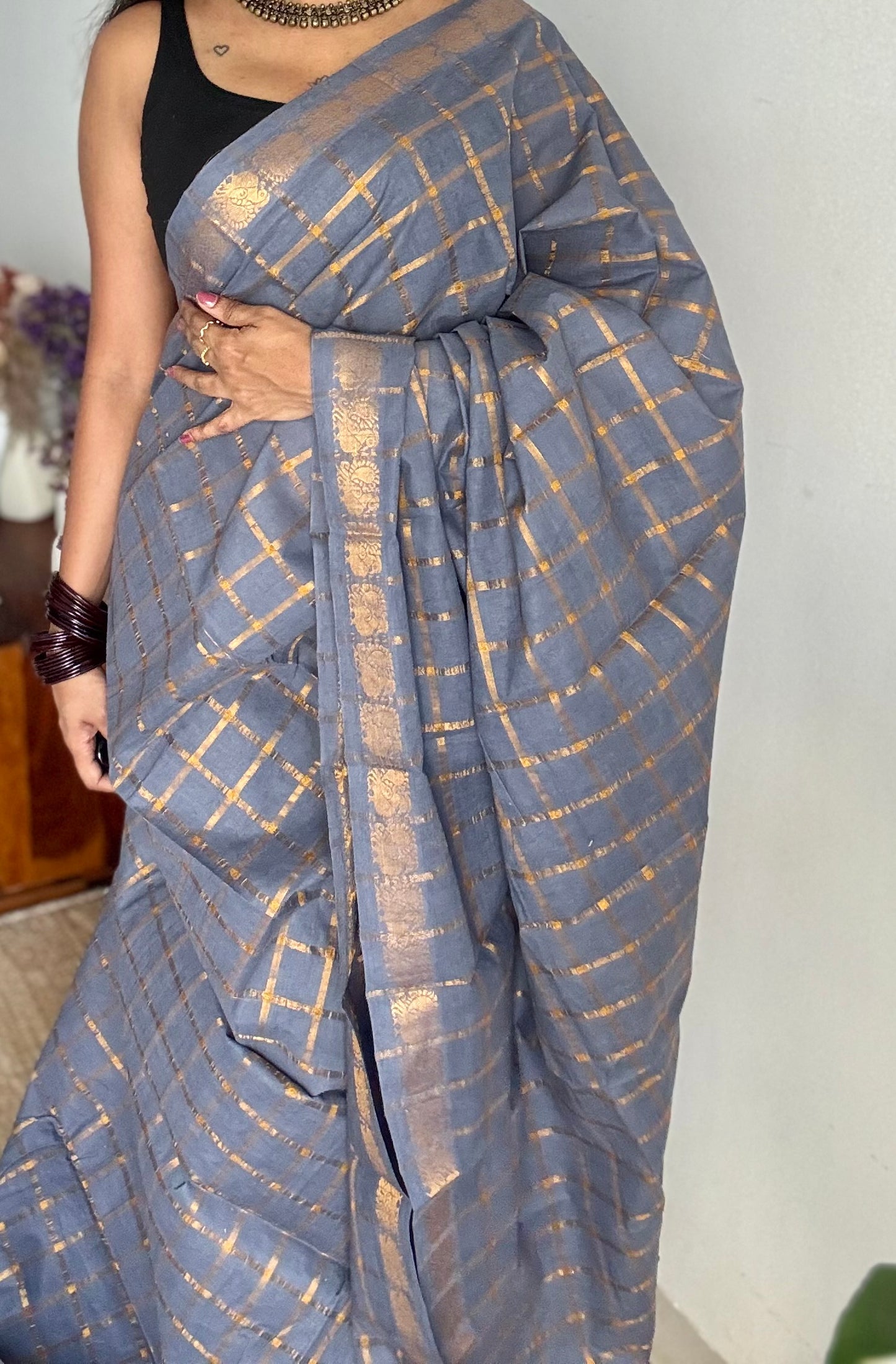 Grey pavithra kattam kattuchayam dyed madurai cotton saree - YCCOTNMSAP126