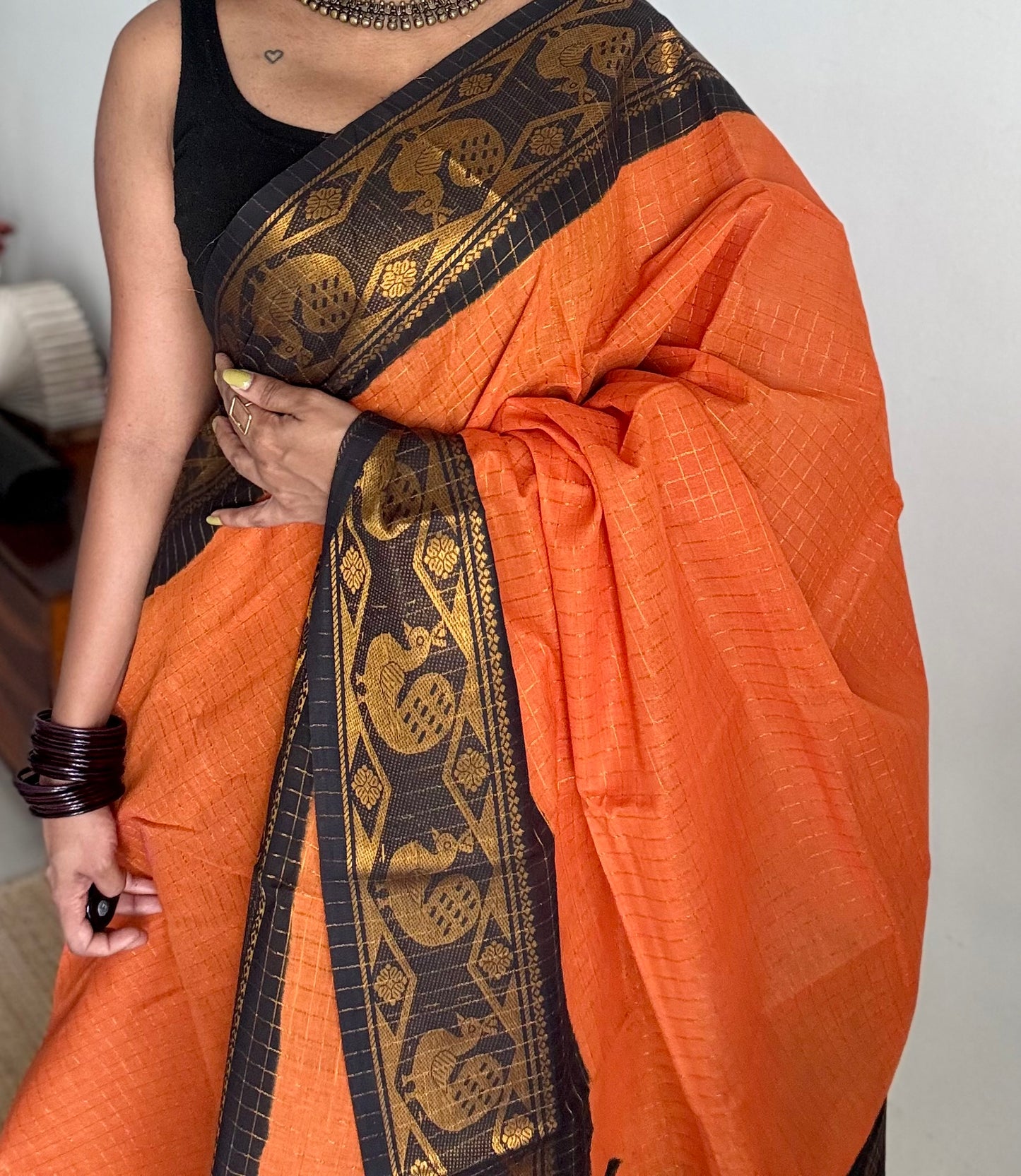 Orange with black contrast zari checkered sungudi, kattuchayam dyed madurai cotton - YCCOTNJUCC15
