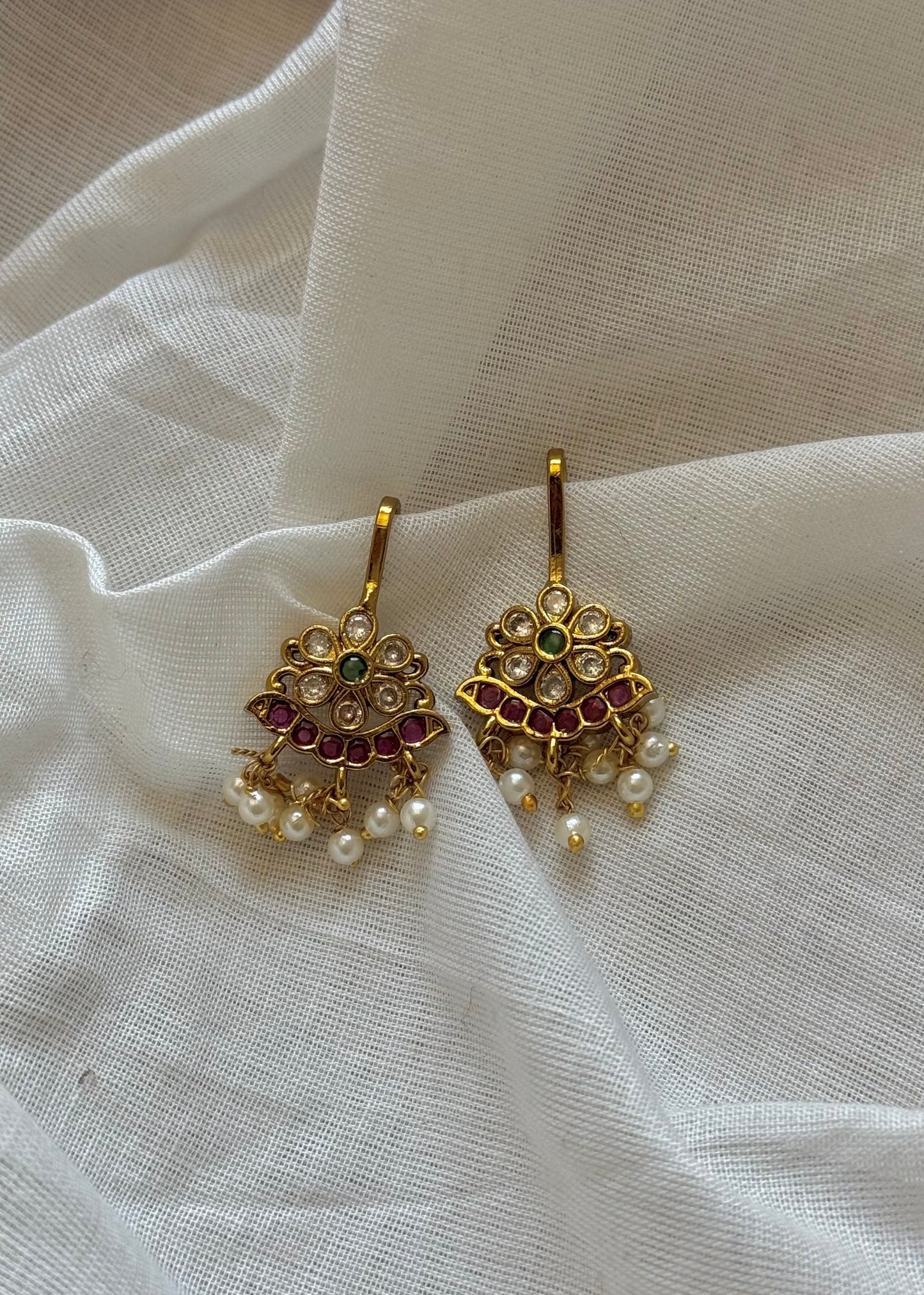 Bugadi clip-on floral (non pierced), green, ruby and white - YCGPEBU660