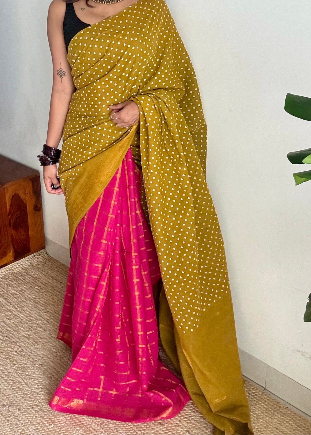 Mehendi green with hot pink, sungudi cotton half-half saree - YCCOTNIDOC19