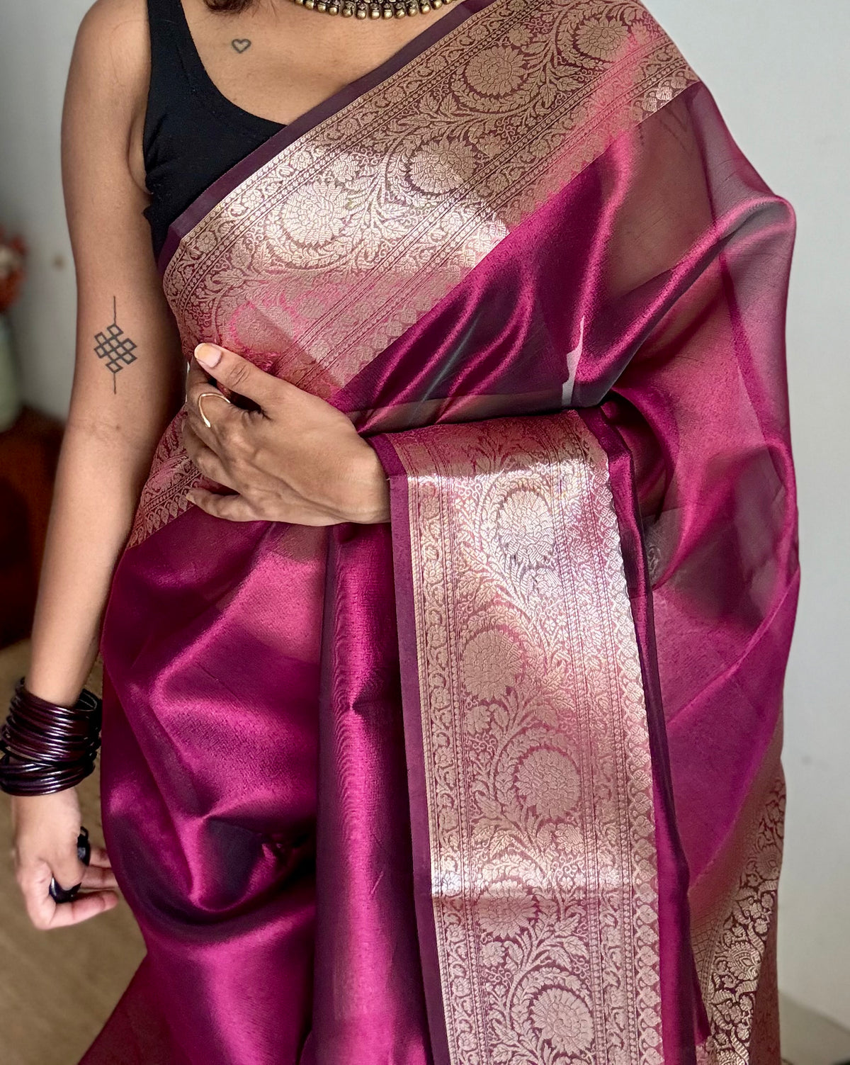 Wine pink tissue Banarasi saree with zari border - YCBLTOC78