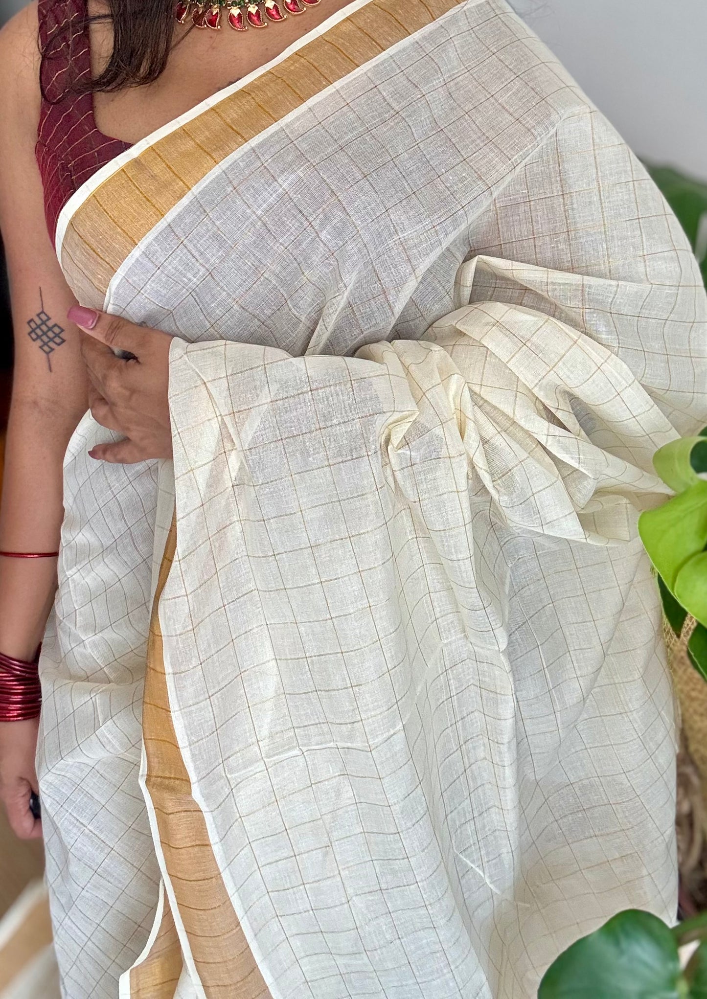 Ivory and gold soft cotton kasavu saree, checks - YCIEON79