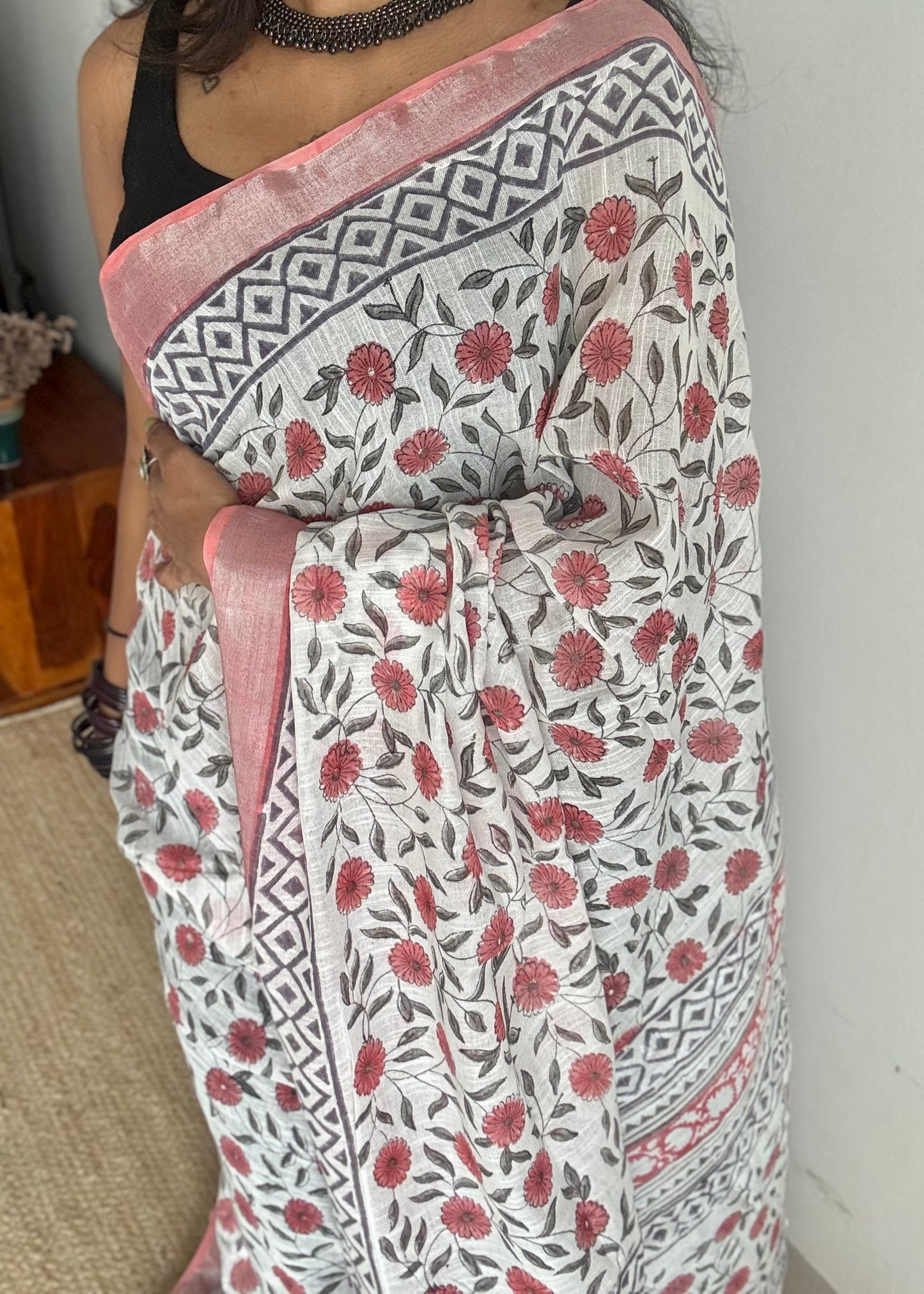 White linen, peach floral motif, silver zari border - YCTOROCBP59