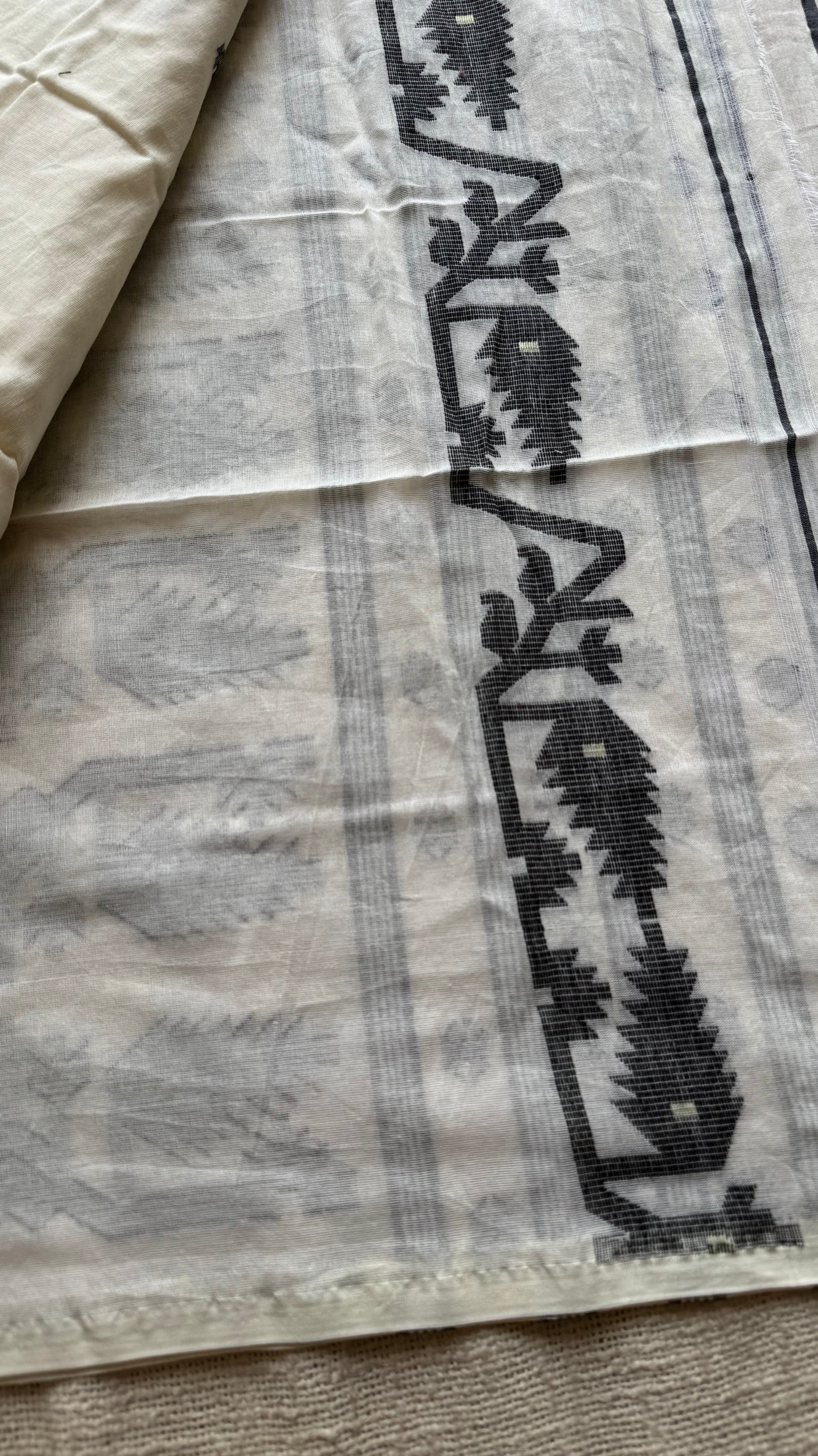 White with black contrast jamdani saree in soft handloom cotton - YCBCJDFE378