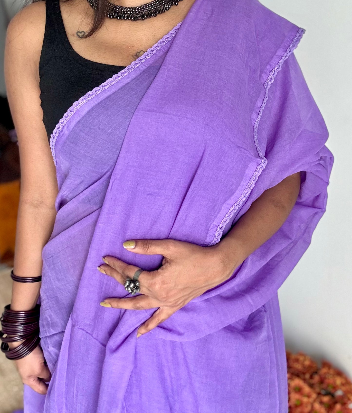 Lilac plain mul saree with lace border - YCBCMCFE404