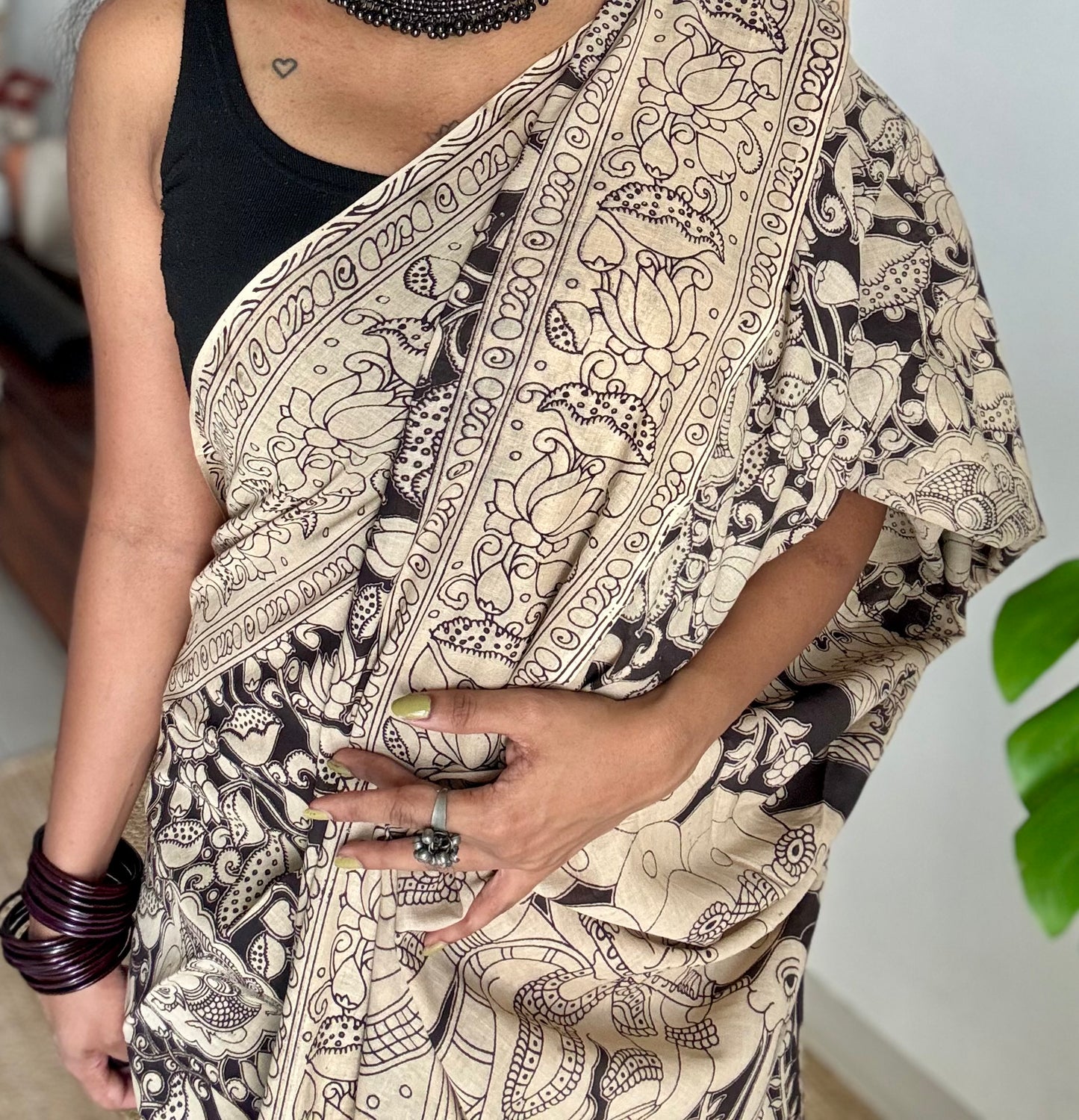 Black with cream kalamkari saree, floral vines, soft cotton - YCWOTDMA353