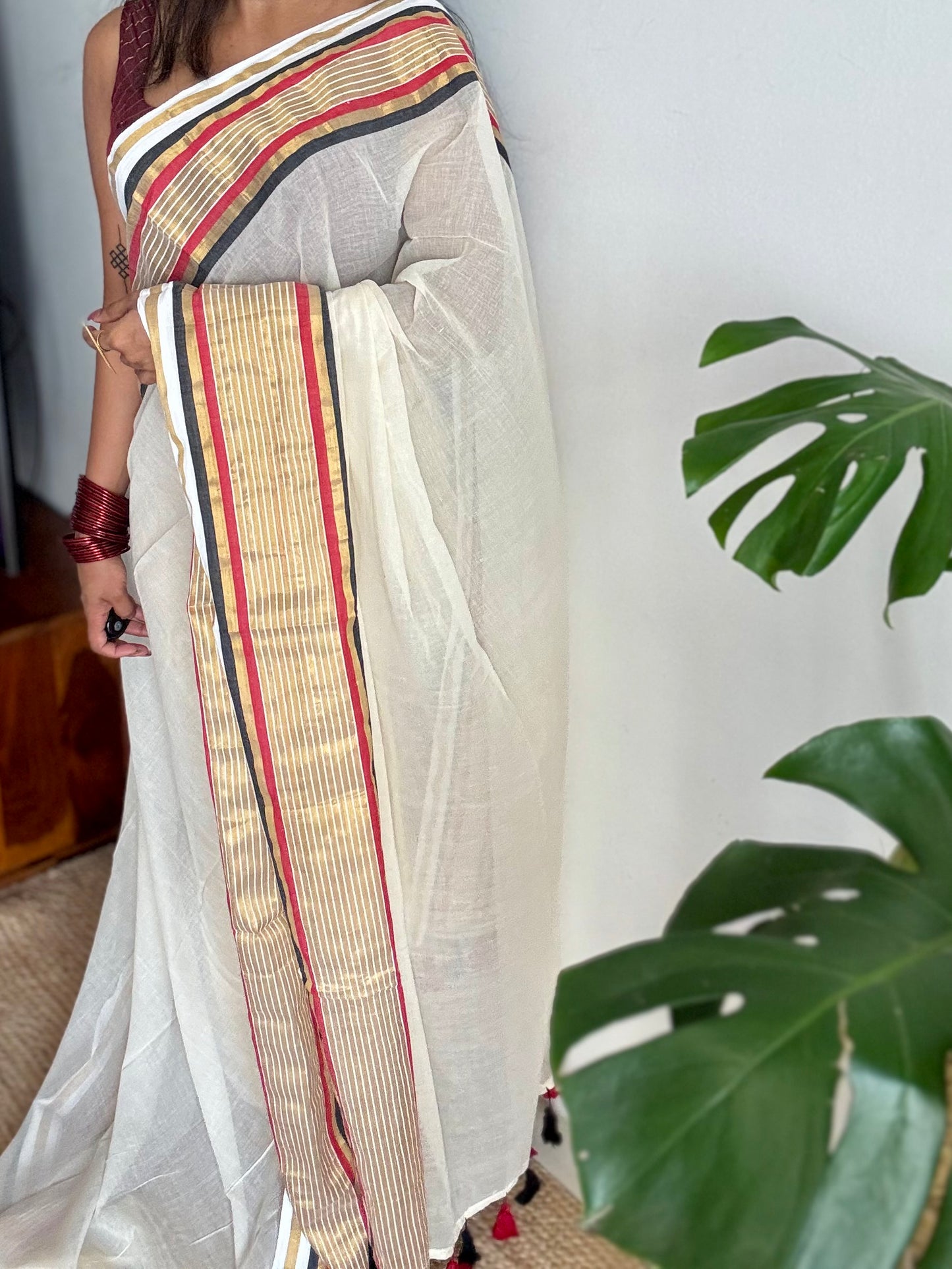 Ivory mul saree, red, black and gold striped border - YCIEON15