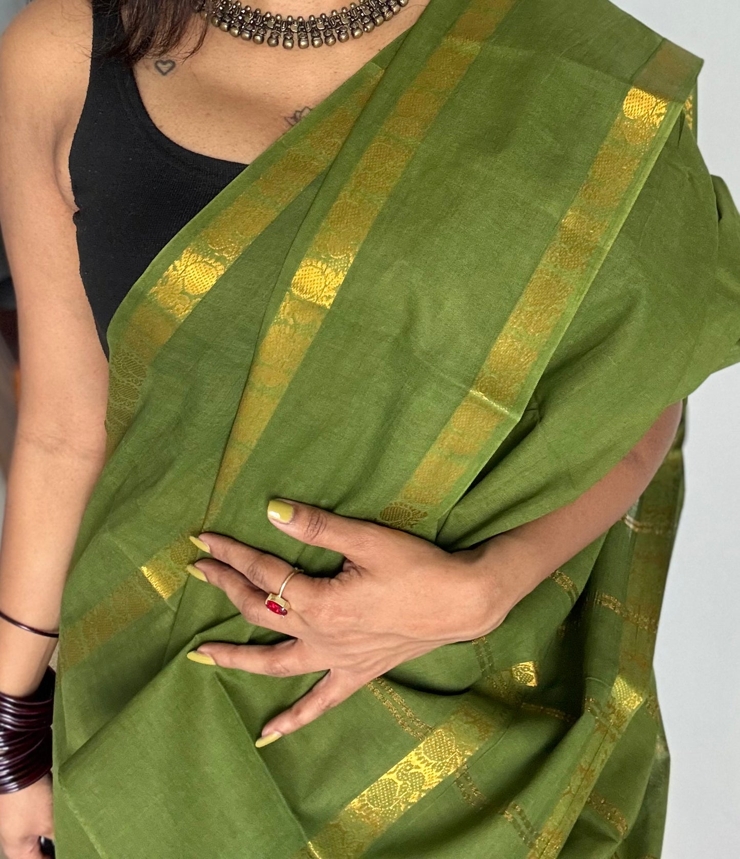 Olive green rettaipettu peacock double bordered, kattuchayam dyed madurai cotton saree - YCCOTNMSFE271