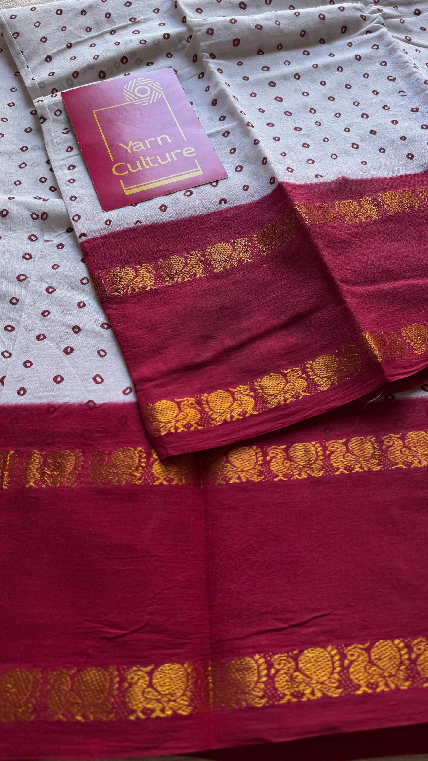 White and red rettaipettu peacock double bordered, kattuchayam dyed madurai cotton saree - YCCOTNMSFE96