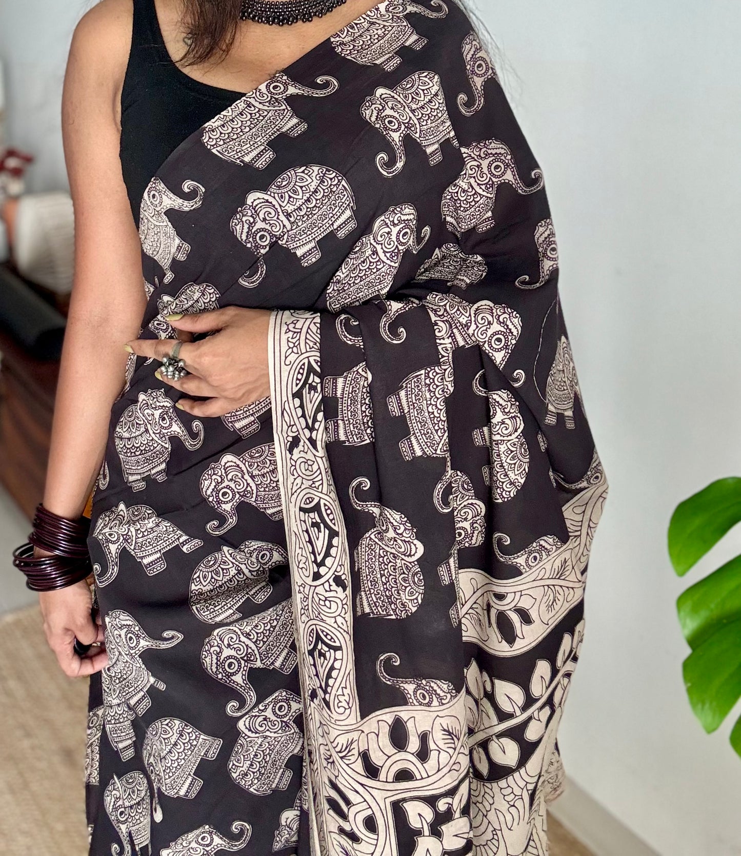 Black kalamkari saree, elephant motifs, soft cotton - YCWOTDMA349