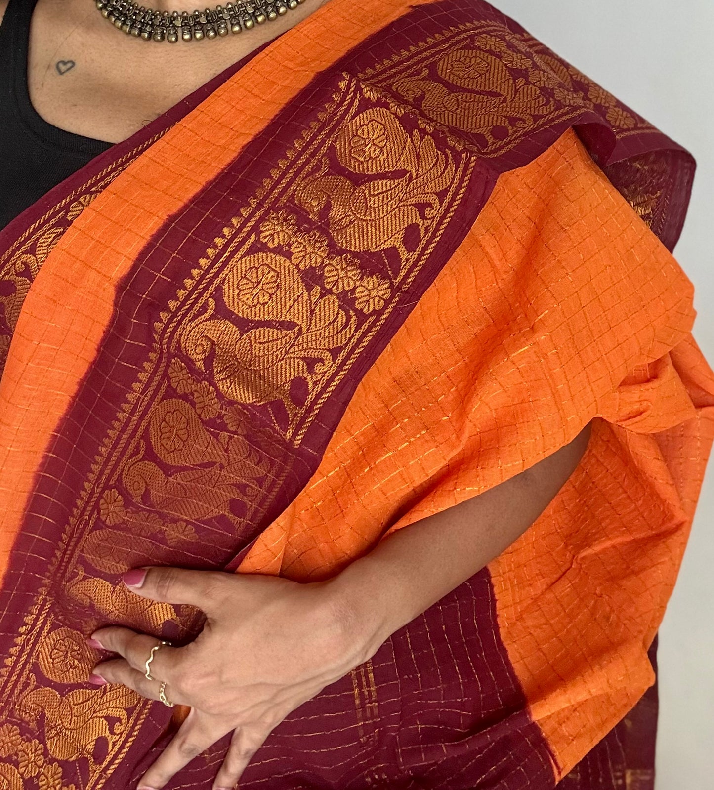 Orange with maroon contrast zari checkered sungudi, kattuchayam dyed madurai cotton - YCCOTNMSAP161