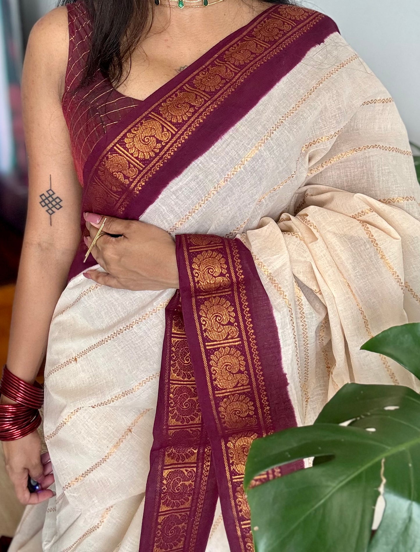 Samantha : Chandanam - Sandal with maroon contrast velthaari sungudi, kattuchayam dyed madurai cotton - YCIEON102