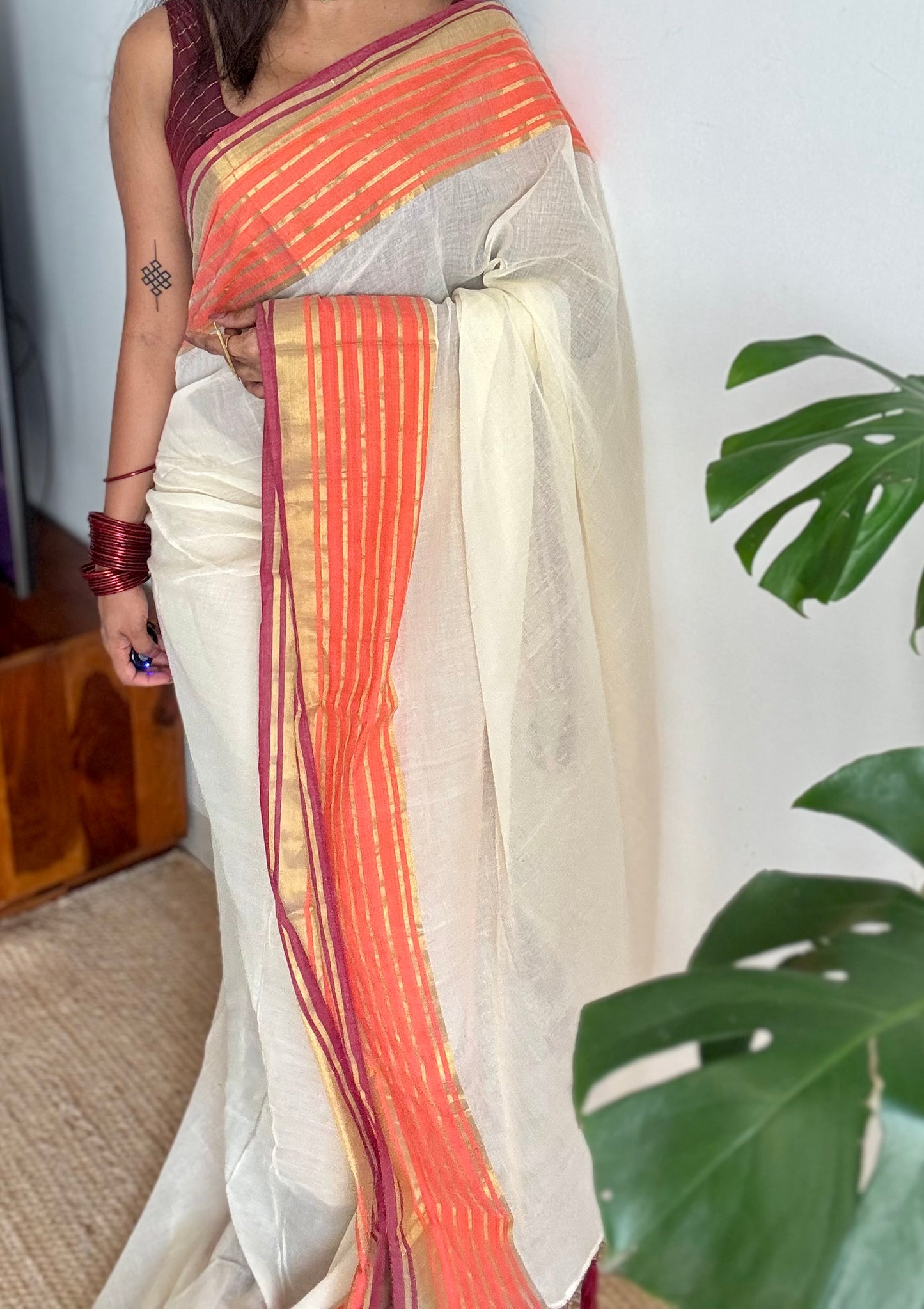 Ivory mul saree, orange with maroon striped border - YCIEON13