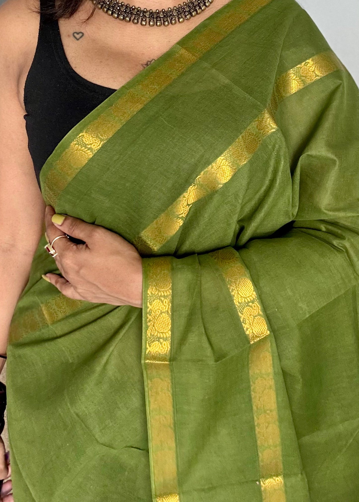 Olive green rettaipettu peacock double bordered, kattuchayam dyed madurai cotton saree - YCCOTNMSFE271