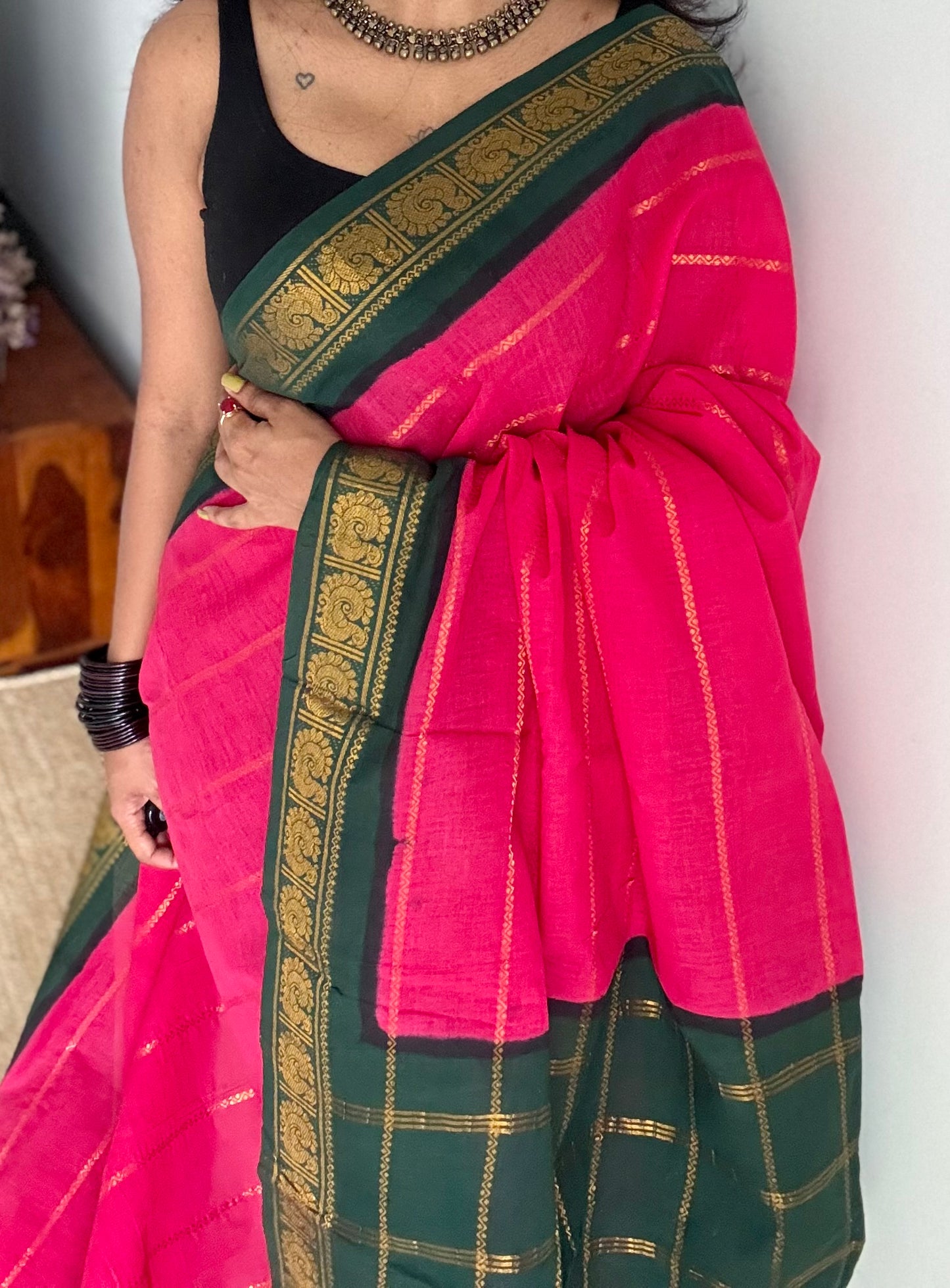 Hot pink with dark green veldhaari, kattuchayam dyed, madurai cotton - YCCOTNSEMS94