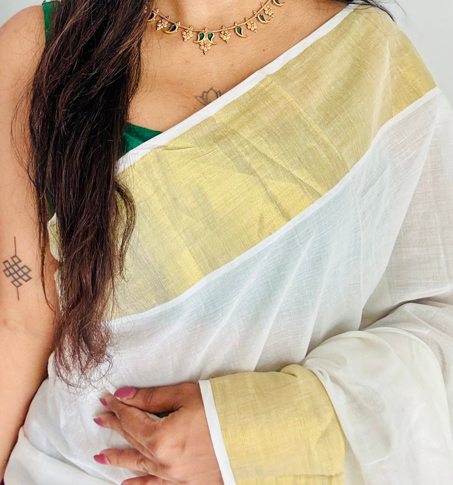 Curved green palakka (pulinagam) with floral pendant neckpiece, with earrings - YCGPNP761