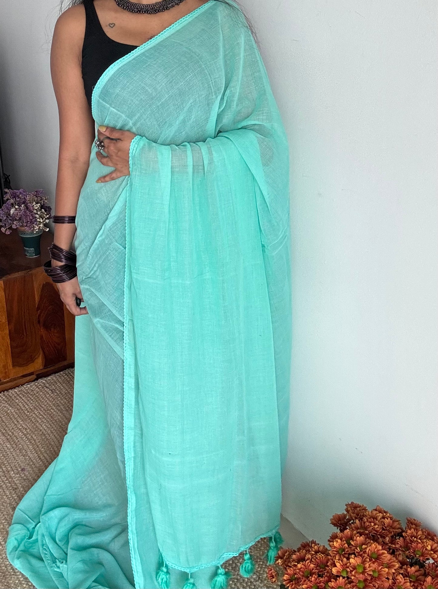 Turquoise plain mul saree with lace border - YCBCMCFE403