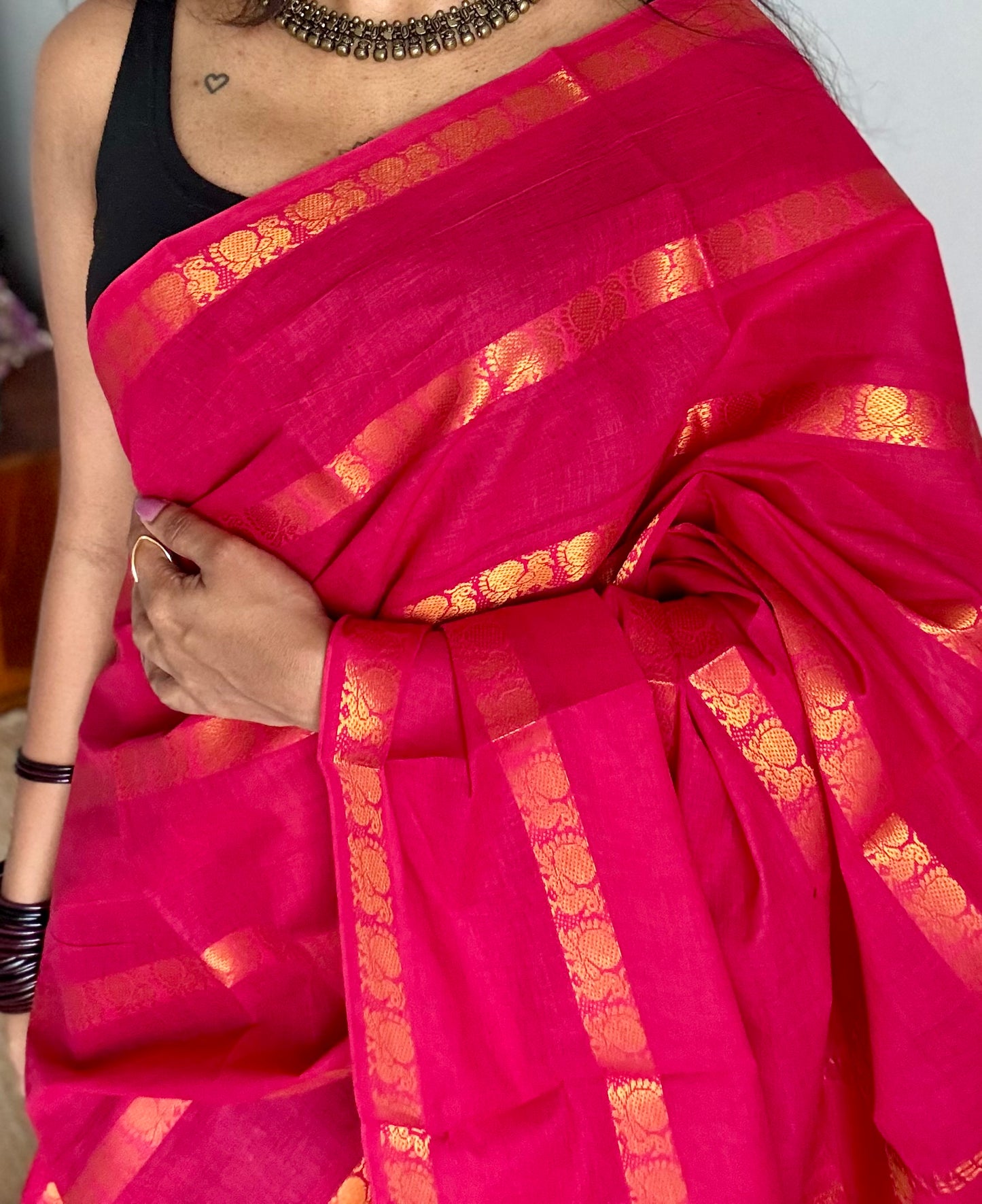 Bright red, peacock motif sungudi cotton - YCCOTNGJJA224