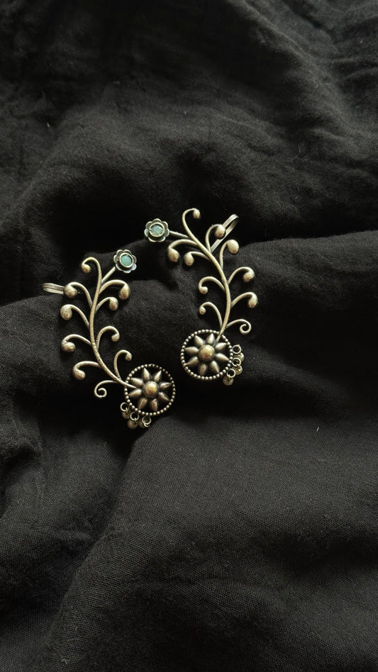 Oxidised silver, floral patterned earcuff, mint stone - YCOSEC578