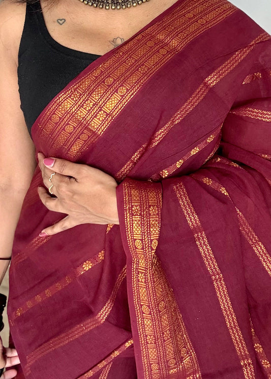 Maroon floral patterned velthaari, kattuchayam dyed madurai cotton saree  - YCCOTNMSAP211
