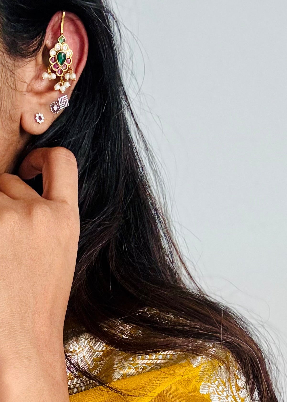 Bugadi clip-on (non pierced), green, ruby and white - YCGPEBU661