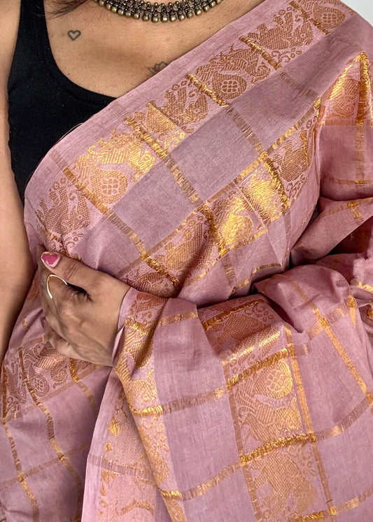 Light dusty rose kattam with motif double border, kattuchayam dyed madurai cotton saree - YCCOTNMSAP175