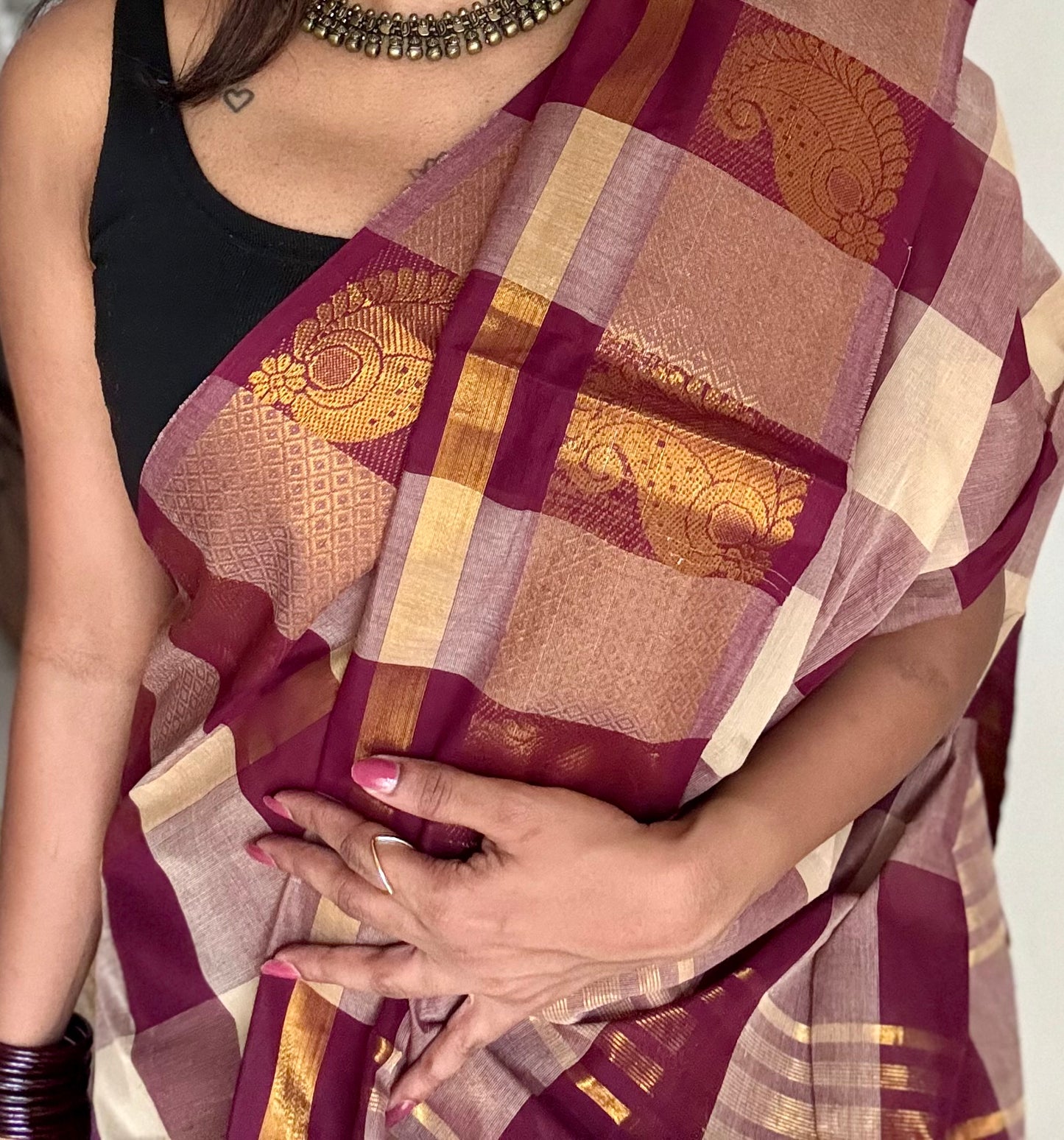 Chettinad cotton saree with cream and maroon checks, paisley motif border - YCCOTNAP63