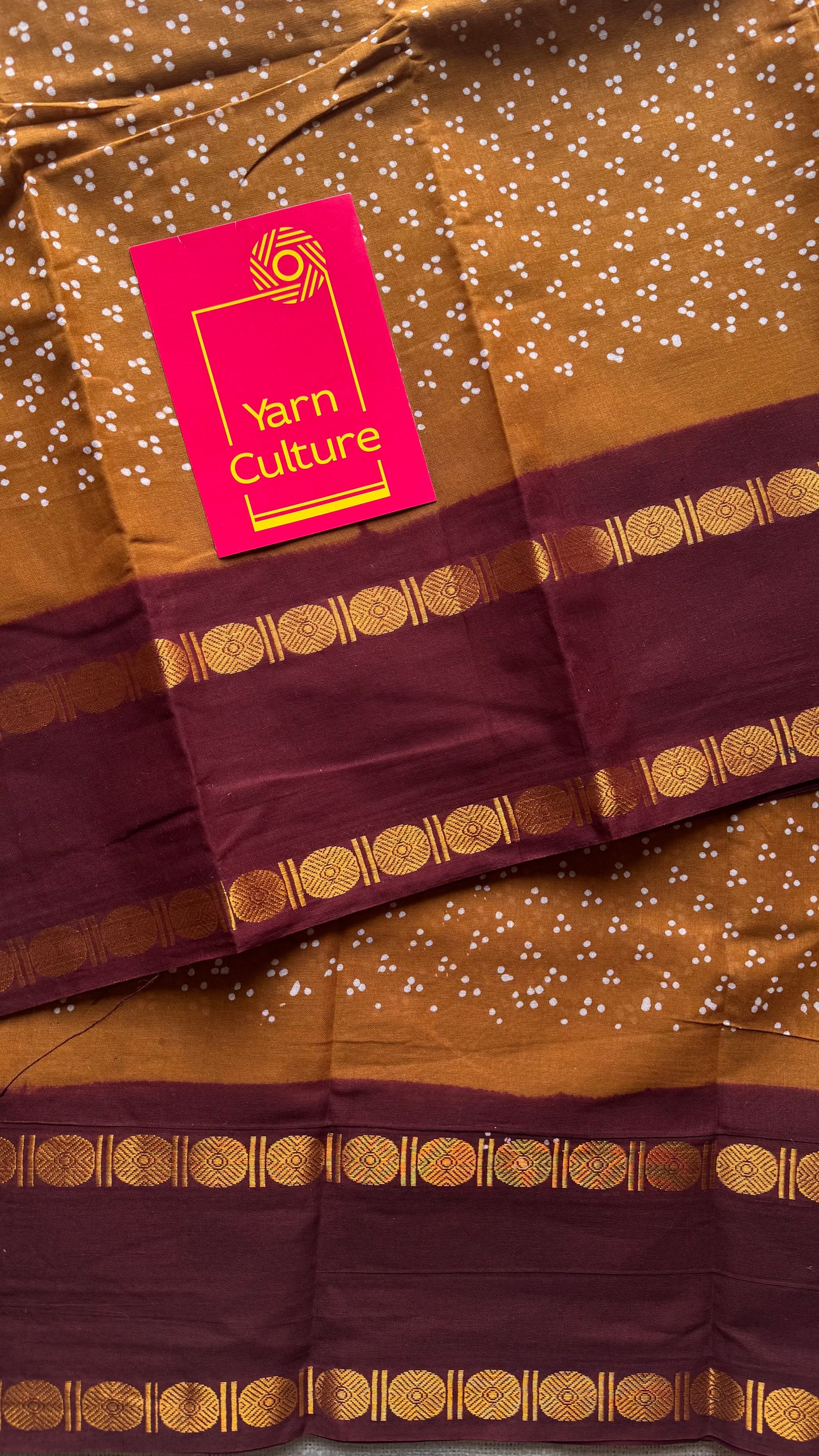 Light brown with maroon contrast border, kattuchayam dyed madurai sungudi cotton saree - YCCOTNMSFE85