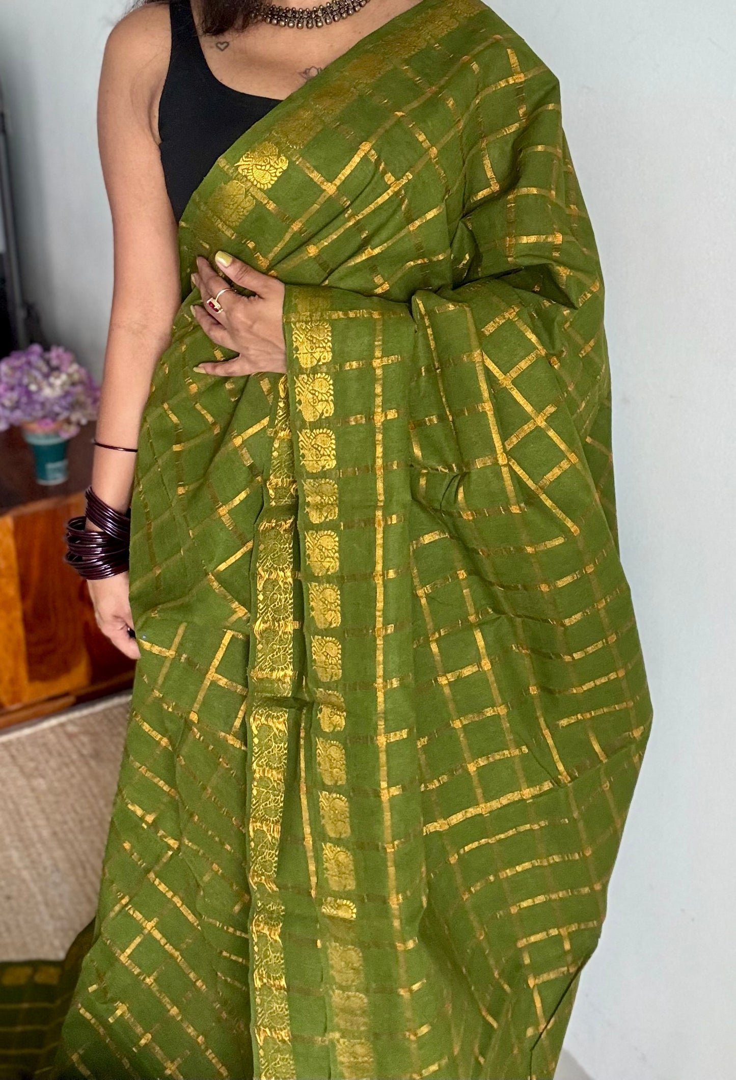 Olive green pavithra kattam kattuchayam dyed madurai cotton saree - YCCOTNMSFE138