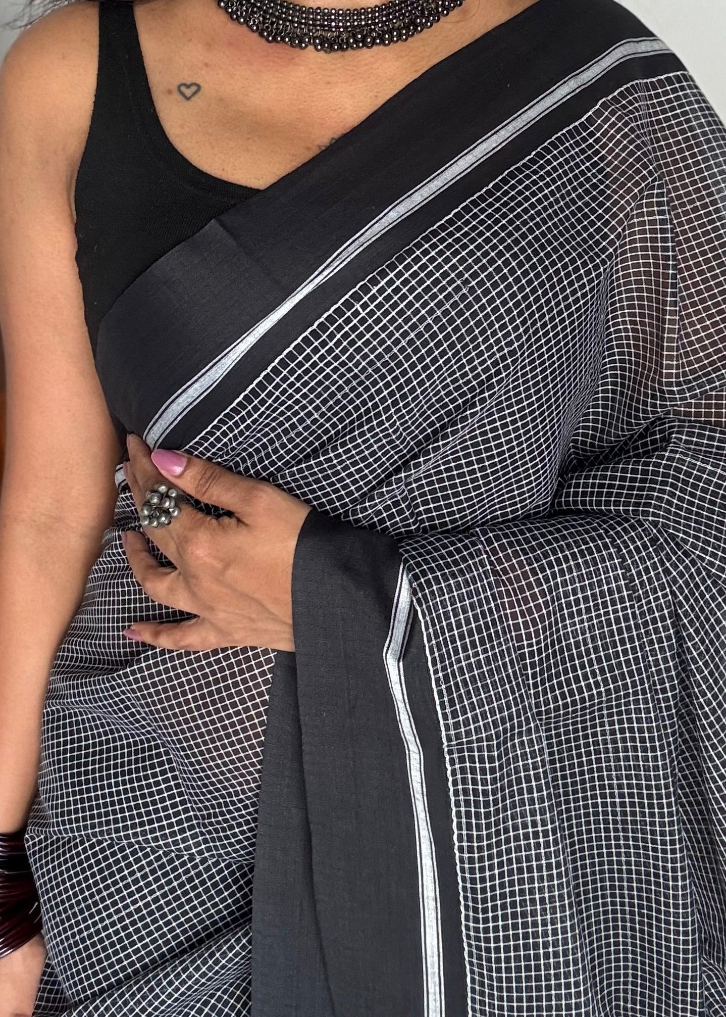Classic black and white checks with black border, patteda anchu, soft cotton - YCLOKC220