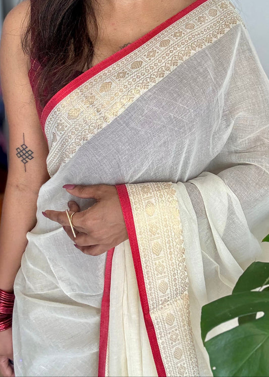 Ivory mul saree, red and gold border - YCIEON18