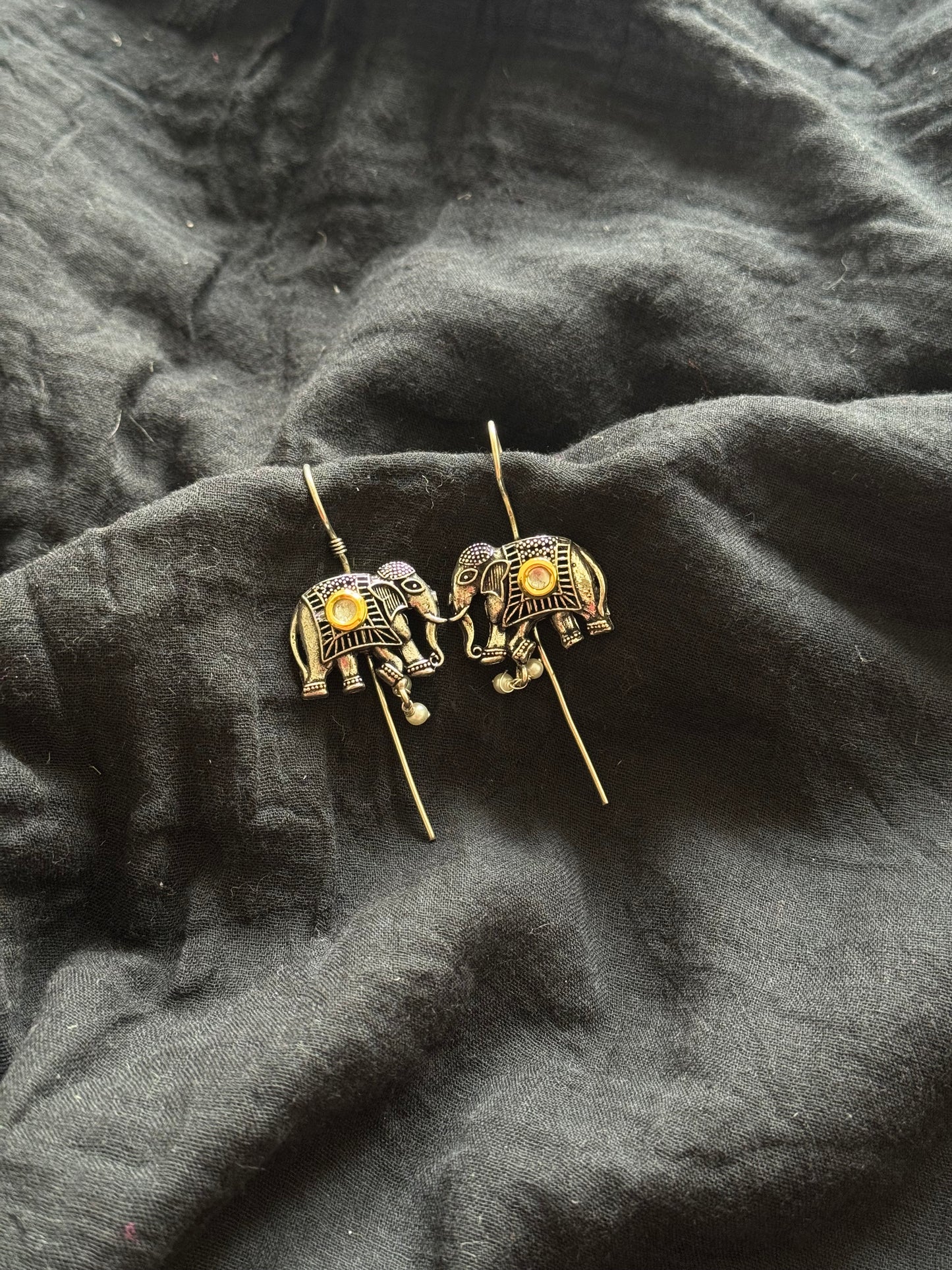 Oxidised silver, elephant earcuff, clip-on - YCOSEC703