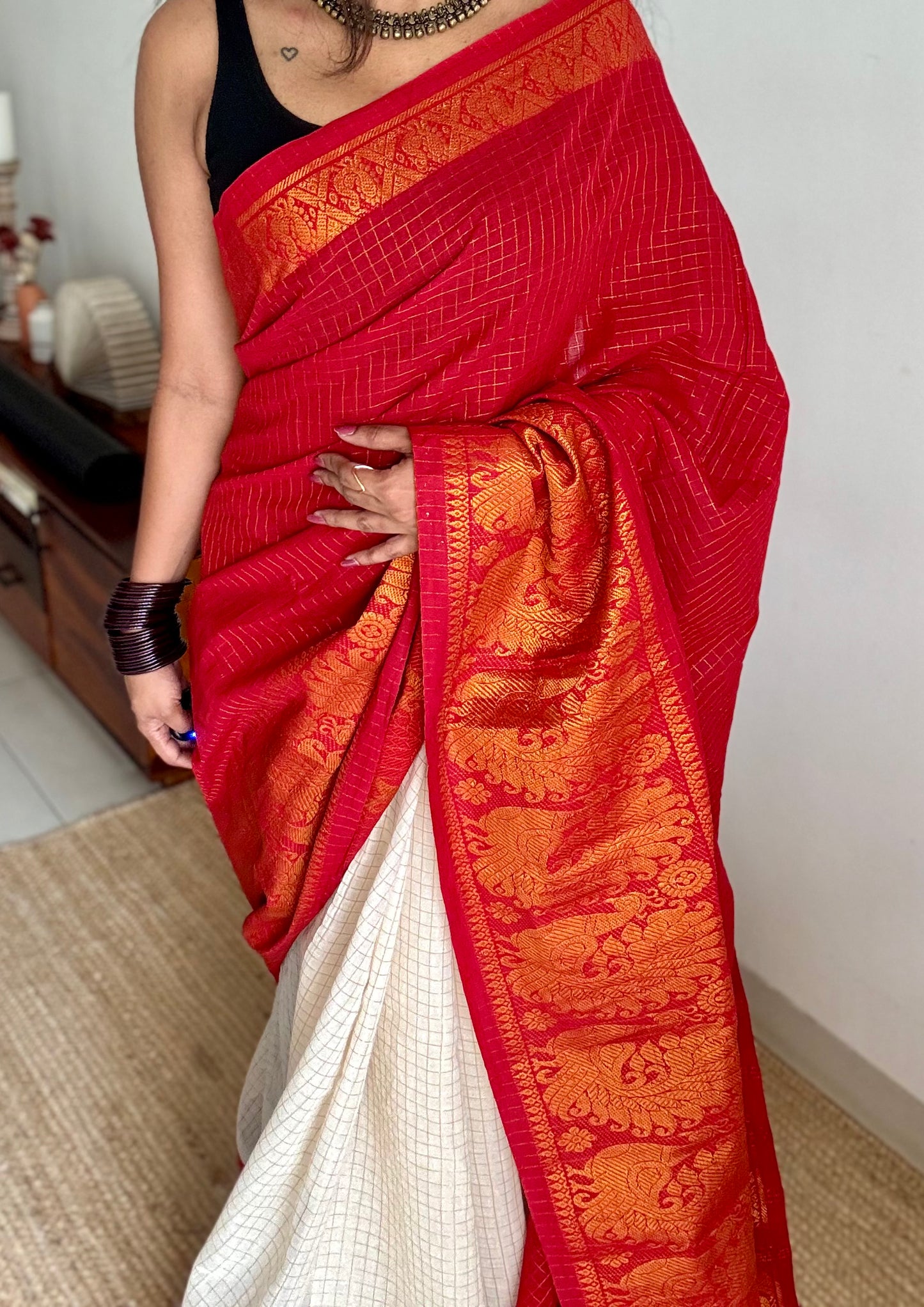 Chilli red with ivory and red border, sungudi cotton half-half saree - YCCOTNIDMA294