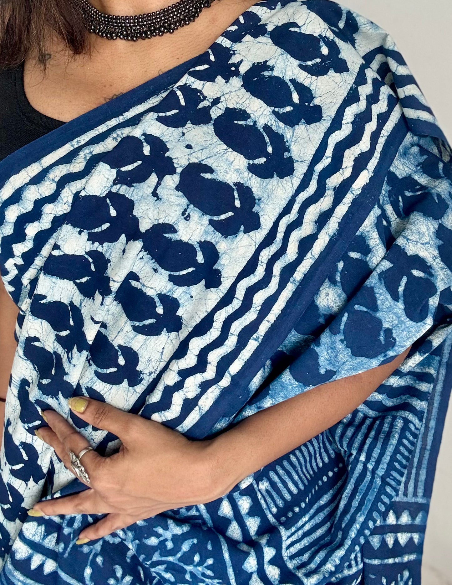 Beige with indigo paisley motifs, block printed soft cotton saree - YCTORCMA10