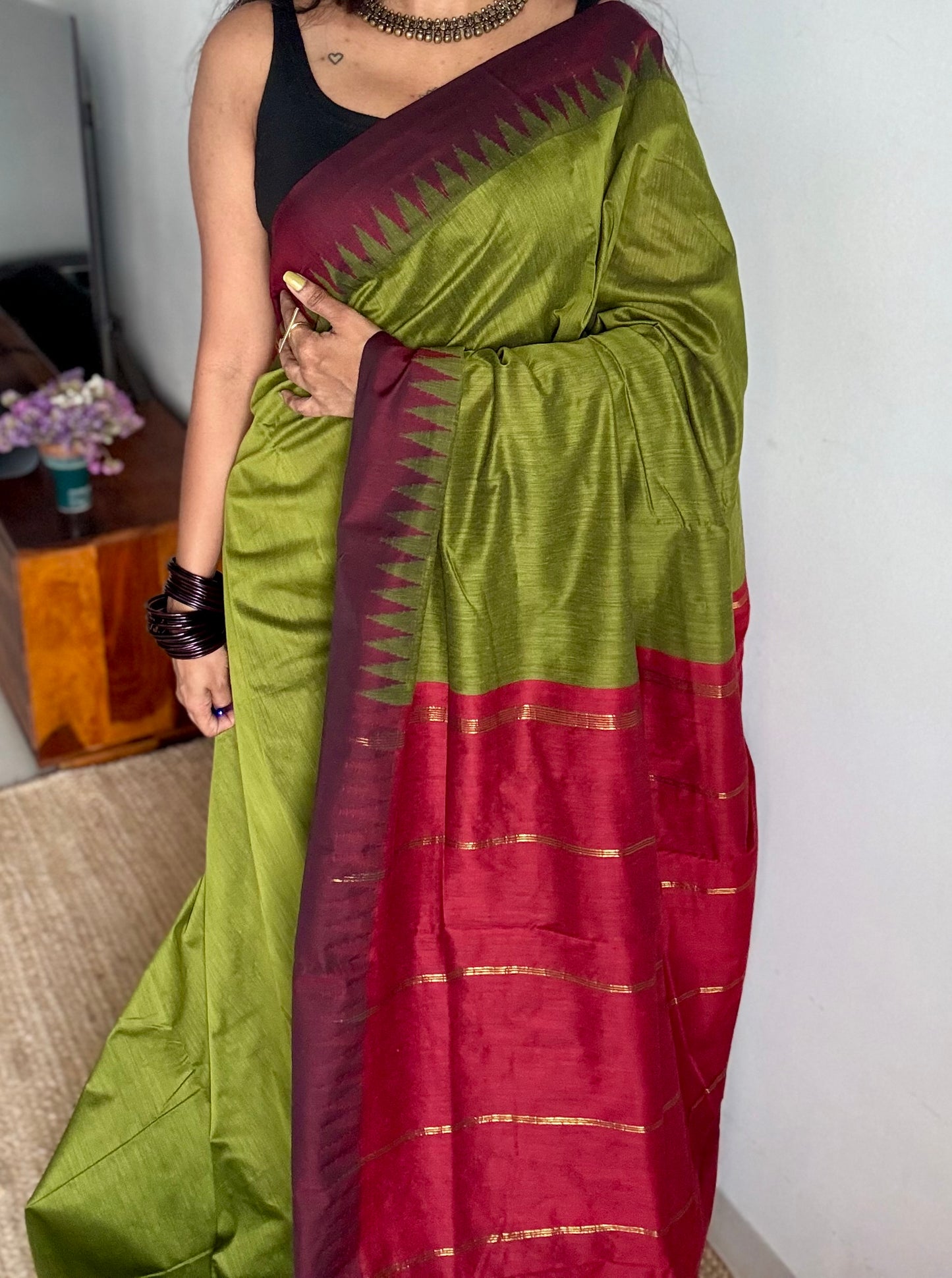 Parrot green with maroon temple border, cotton silk - YCCOTNCSDE98