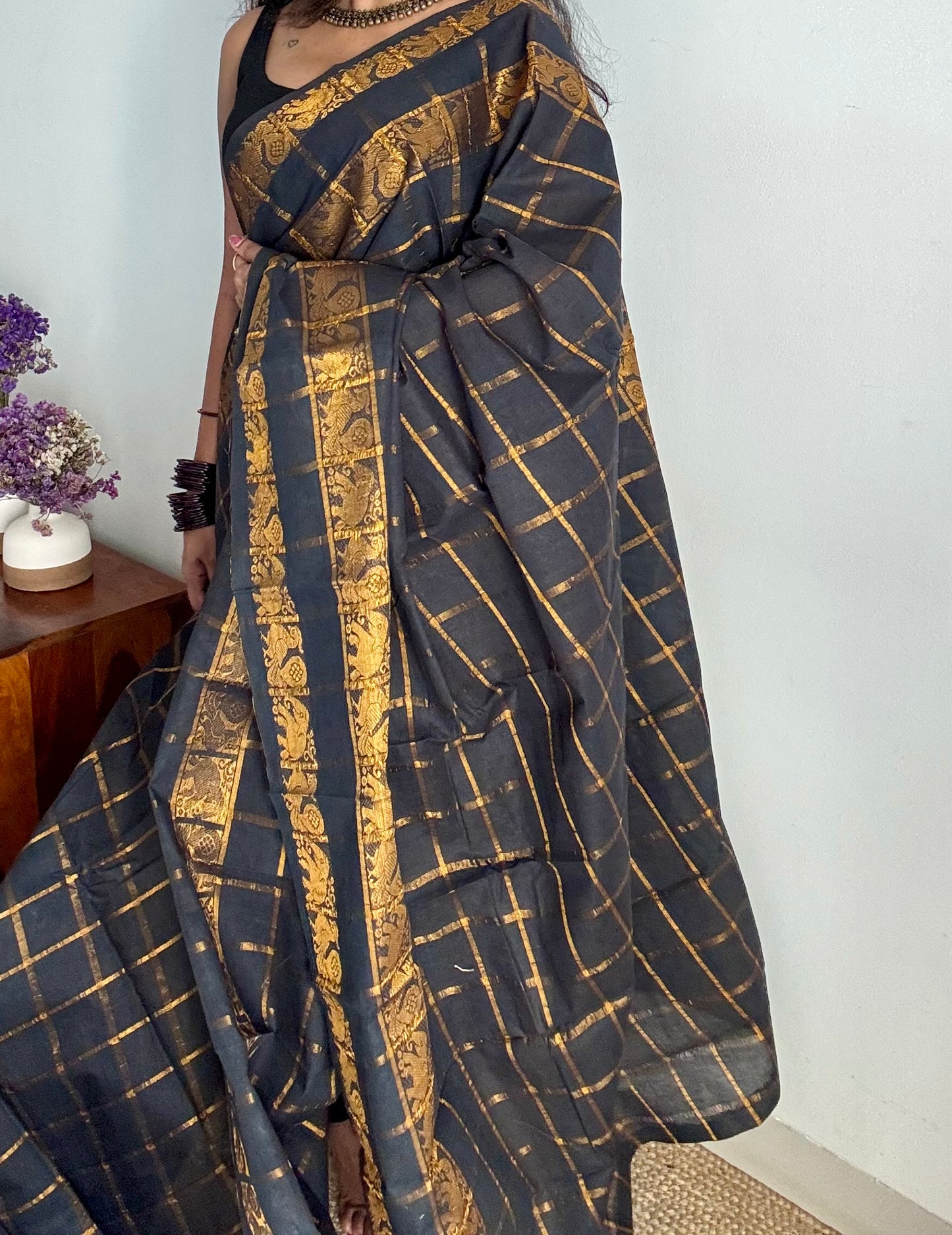 Black pavithra kattam with motif double border, kattuchayam dyed madurai cotton saree - YCCOTNMSAP174