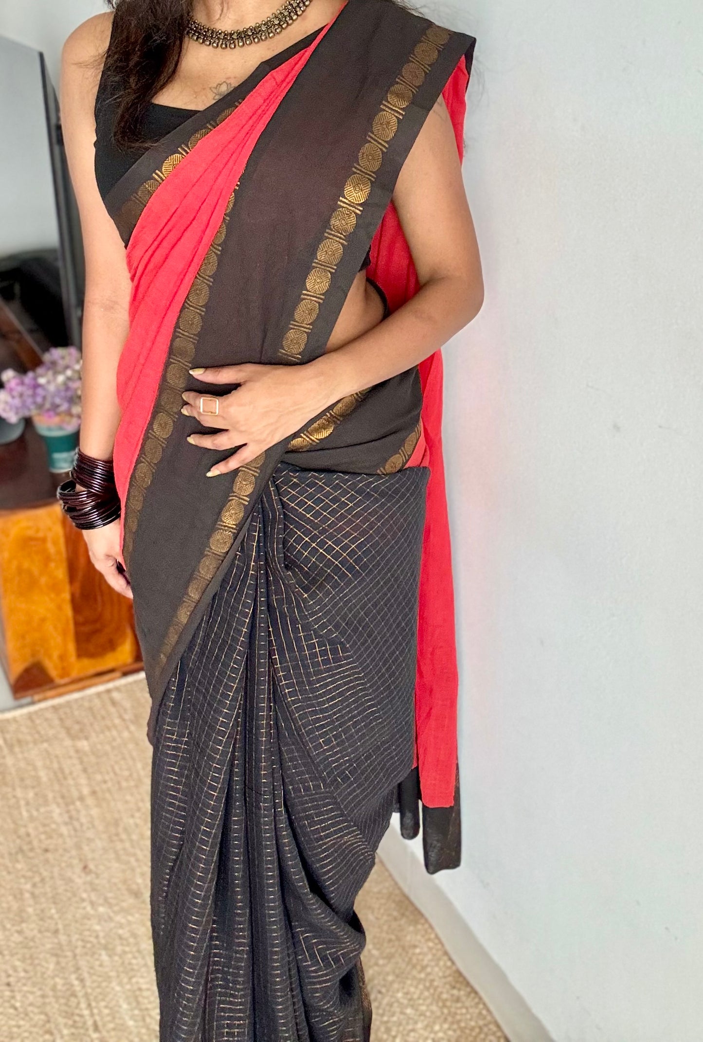Sengathir (செங்கதிர்) : bright red with black checks, sungudi cotton - YCCOTNMSJA187