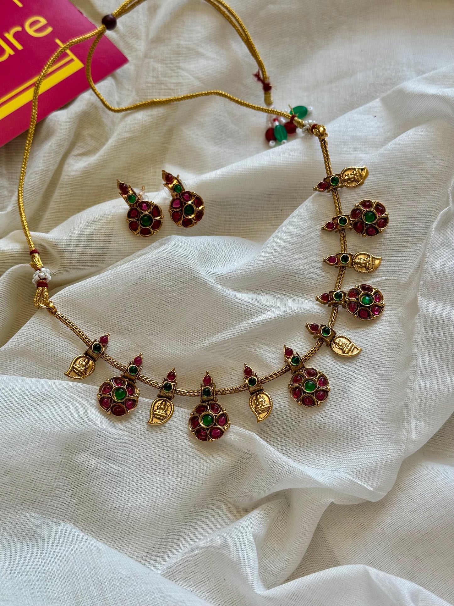 Ruby green kemp floral and coin pendant neckpiece, with earrings - YCGPNP628