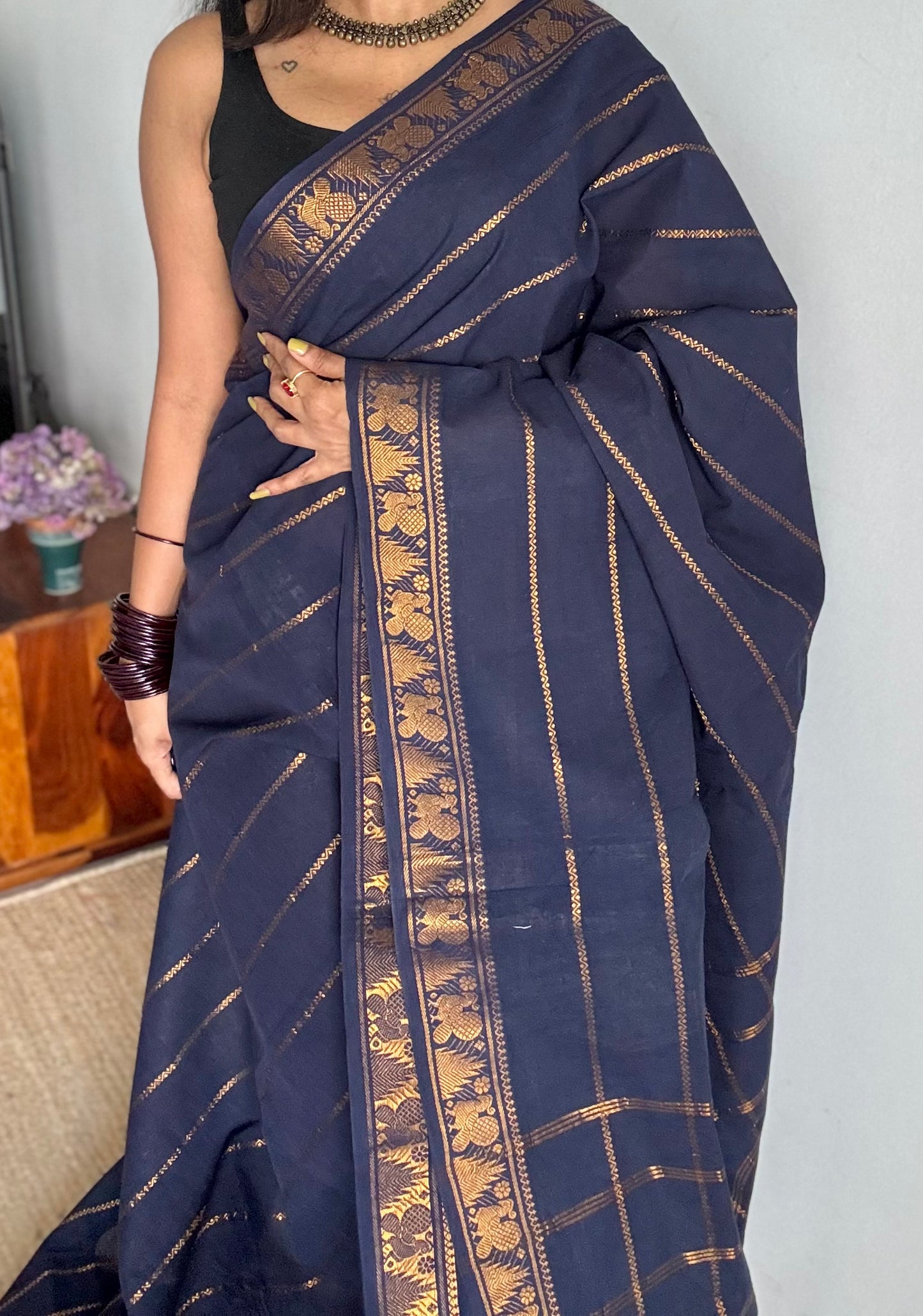 Dark blue velthaari patterned kattuchayam dyed madurai cotton saree - YCCOTNMSFE134